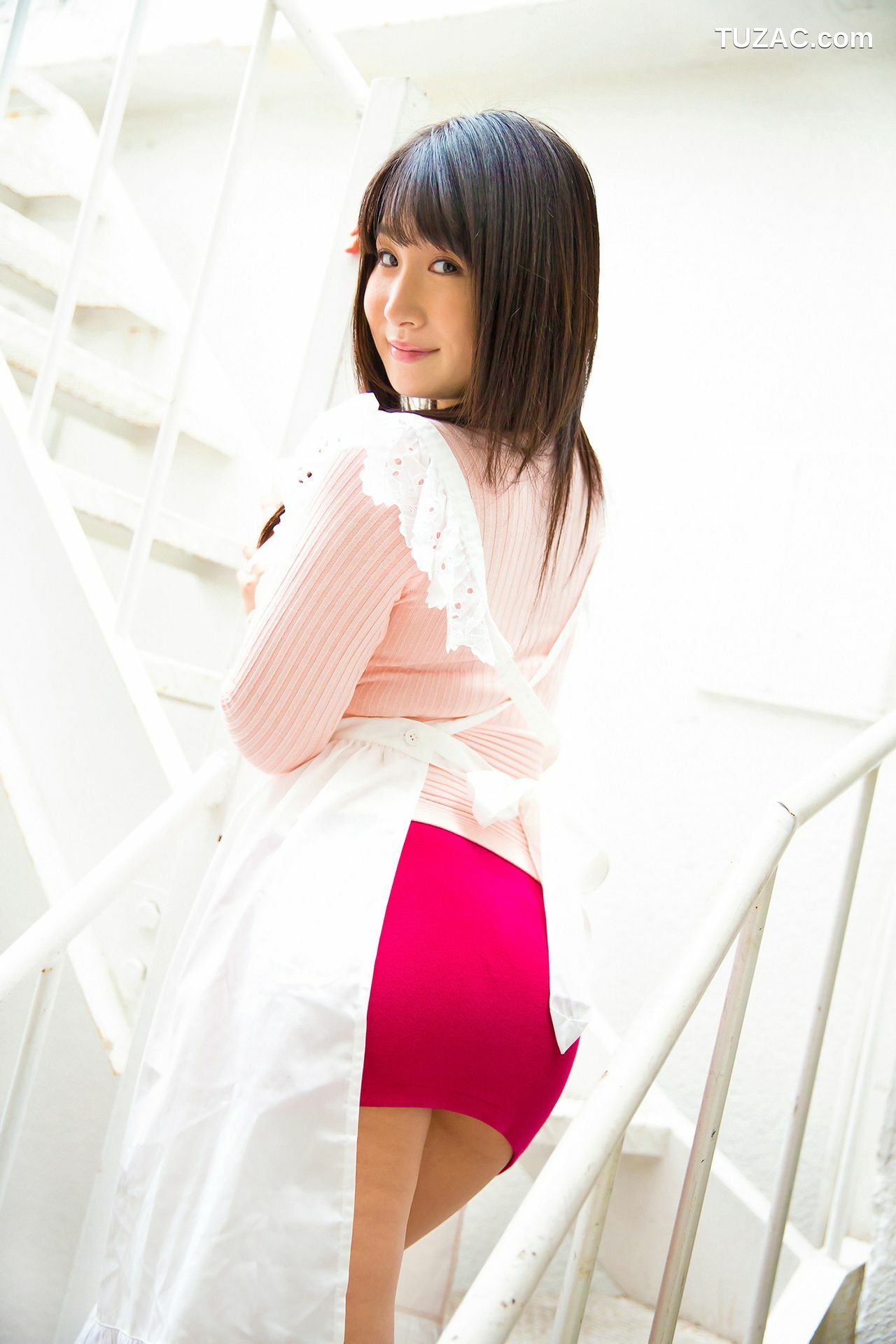 PB写真集_桐山瑠衣 《甘美な人妻 桐山瑠衣 必撮！まるごと☆》写真集