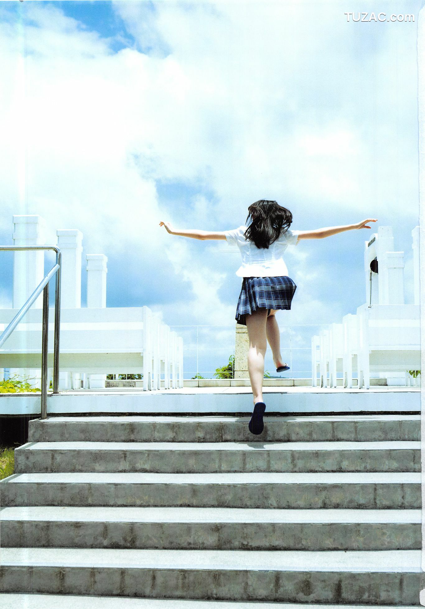 PB写真集_森保まどか/森保圆 《Mori no Monologue》 [111P]