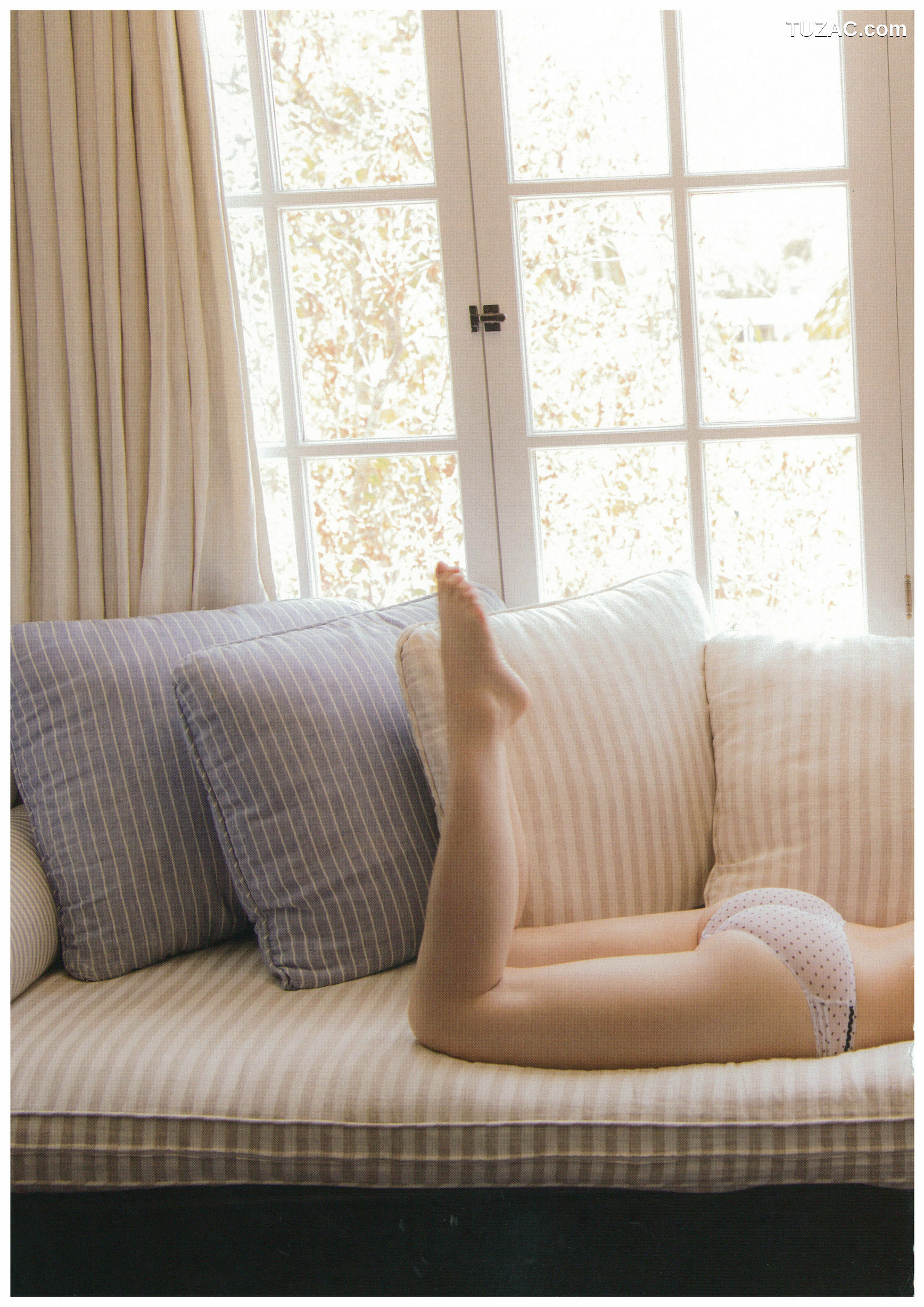 PB写真集_渡辺麻友『知らないうちに』 写真集[113P]