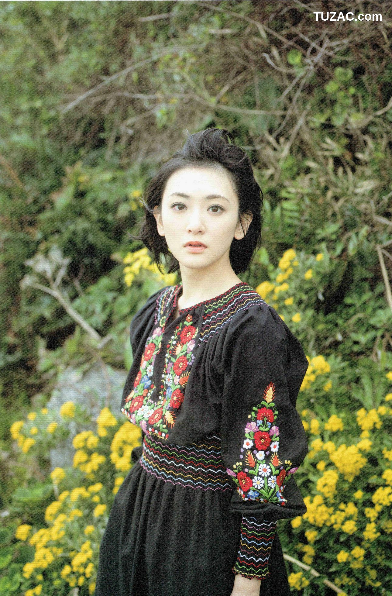 PB写真集_生駒里奈《君の足跡》 写真集 [126P]