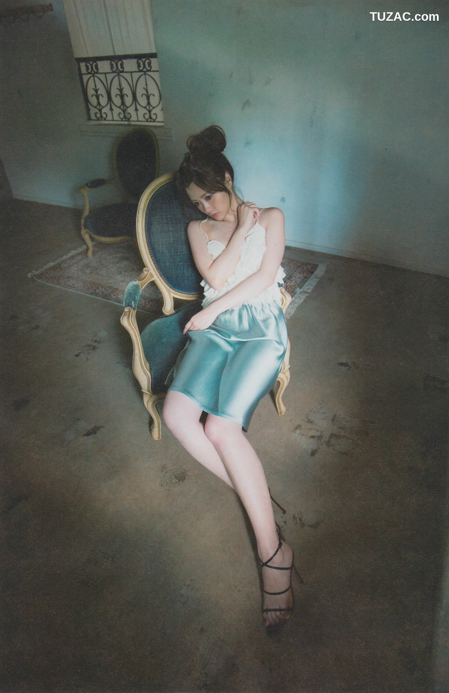 PB写真集_白石麻衣《清純な大人｣》 写真集[94P]