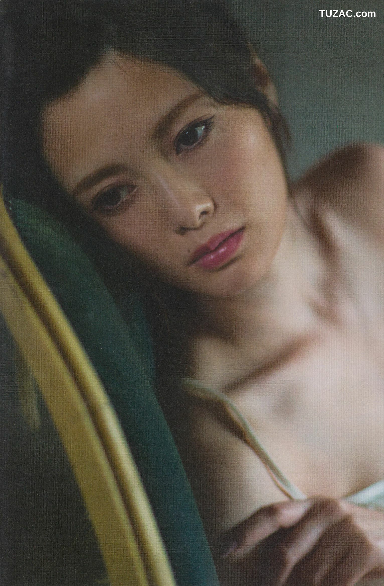 PB写真集_白石麻衣《清純な大人｣》 写真集[94P]