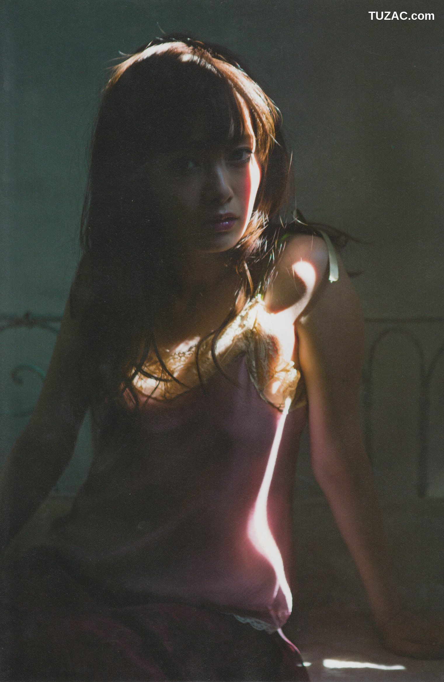 PB写真集_白石麻衣《清純な大人｣》 写真集[94P]