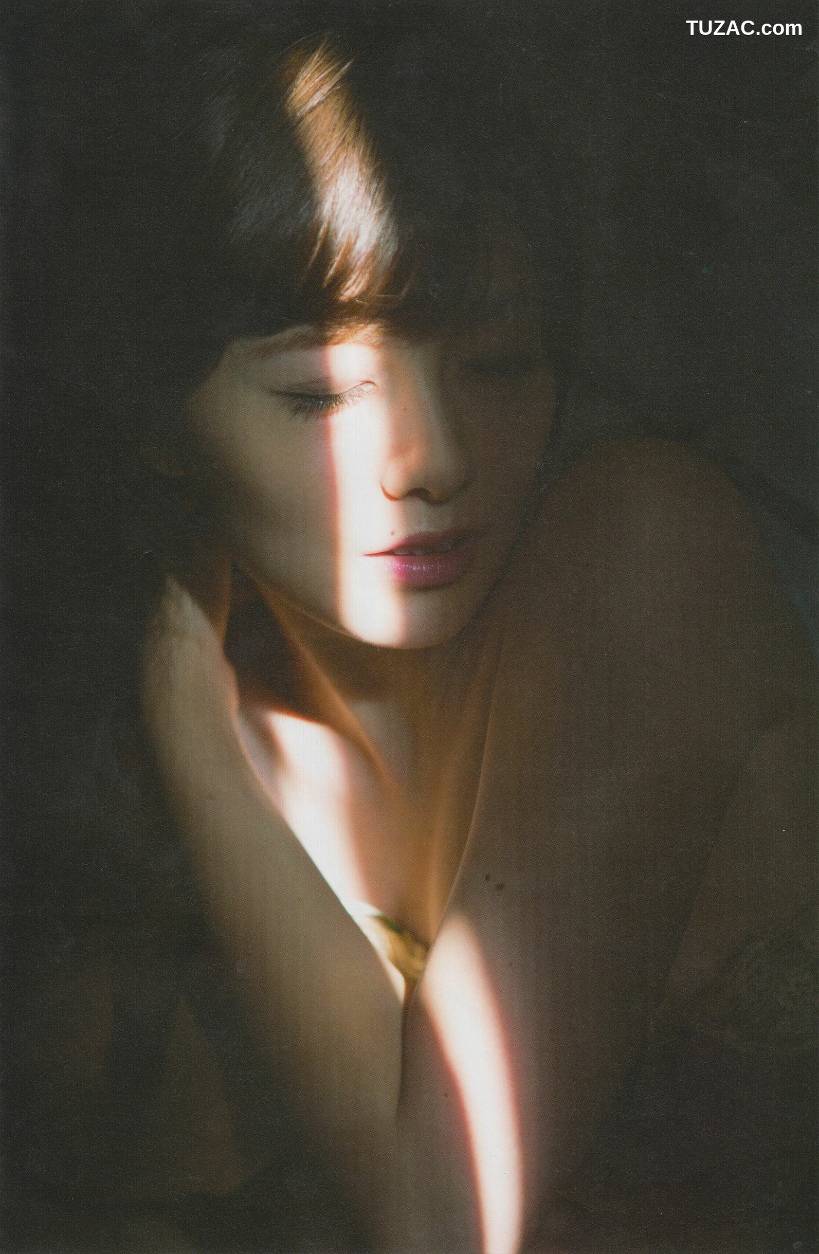 PB写真集_白石麻衣《清純な大人｣》 写真集[94P]