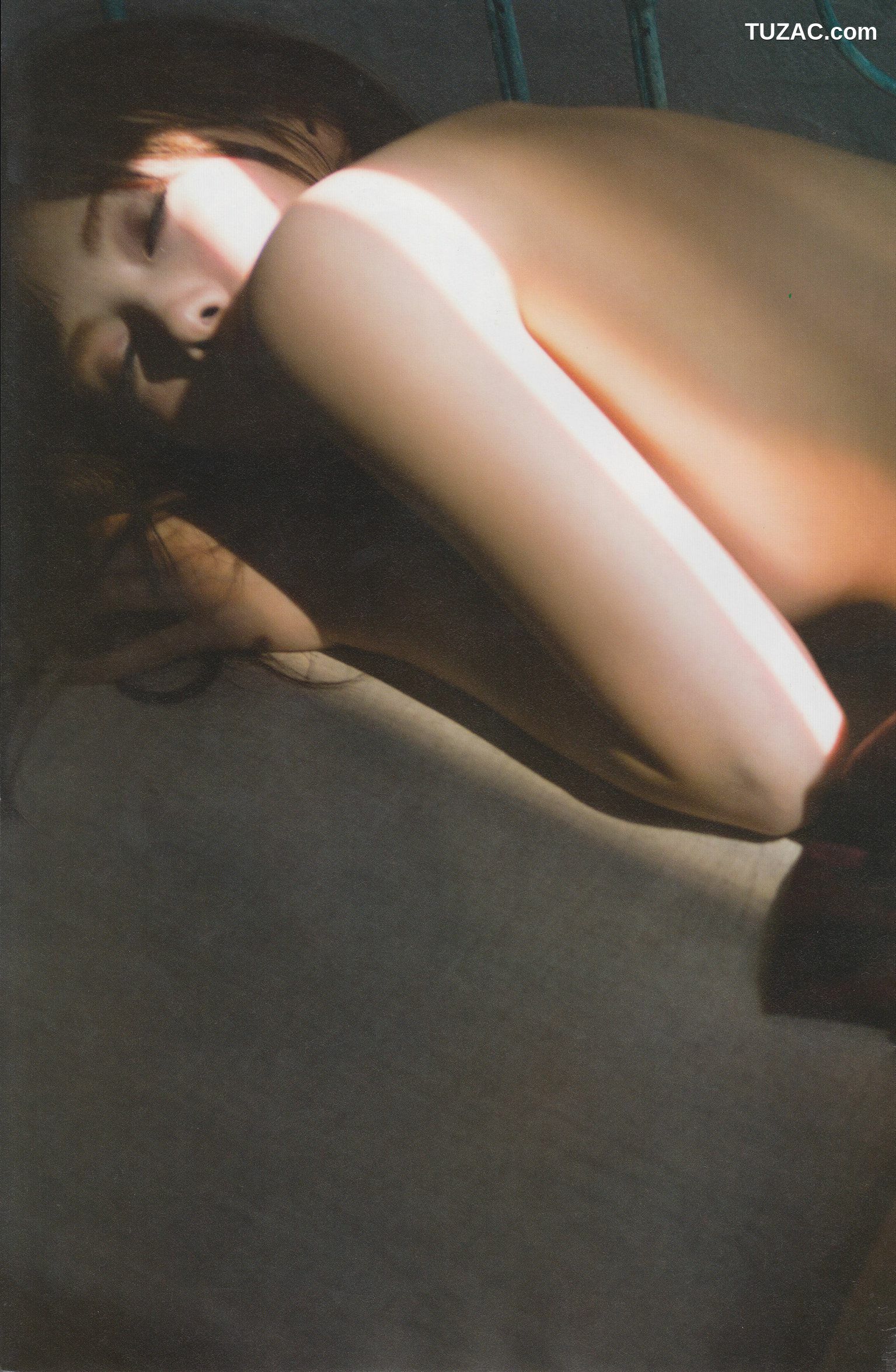 PB写真集_白石麻衣《清純な大人｣》 写真集[94P]