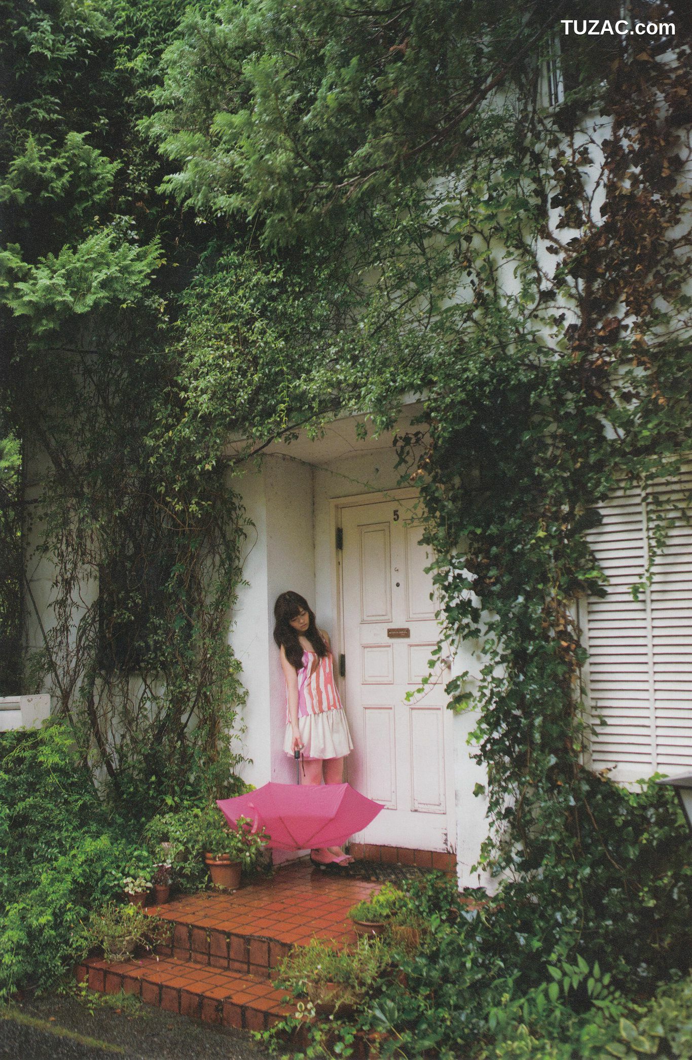 PB写真集_白石麻衣《清純な大人｣》 写真集[94P]