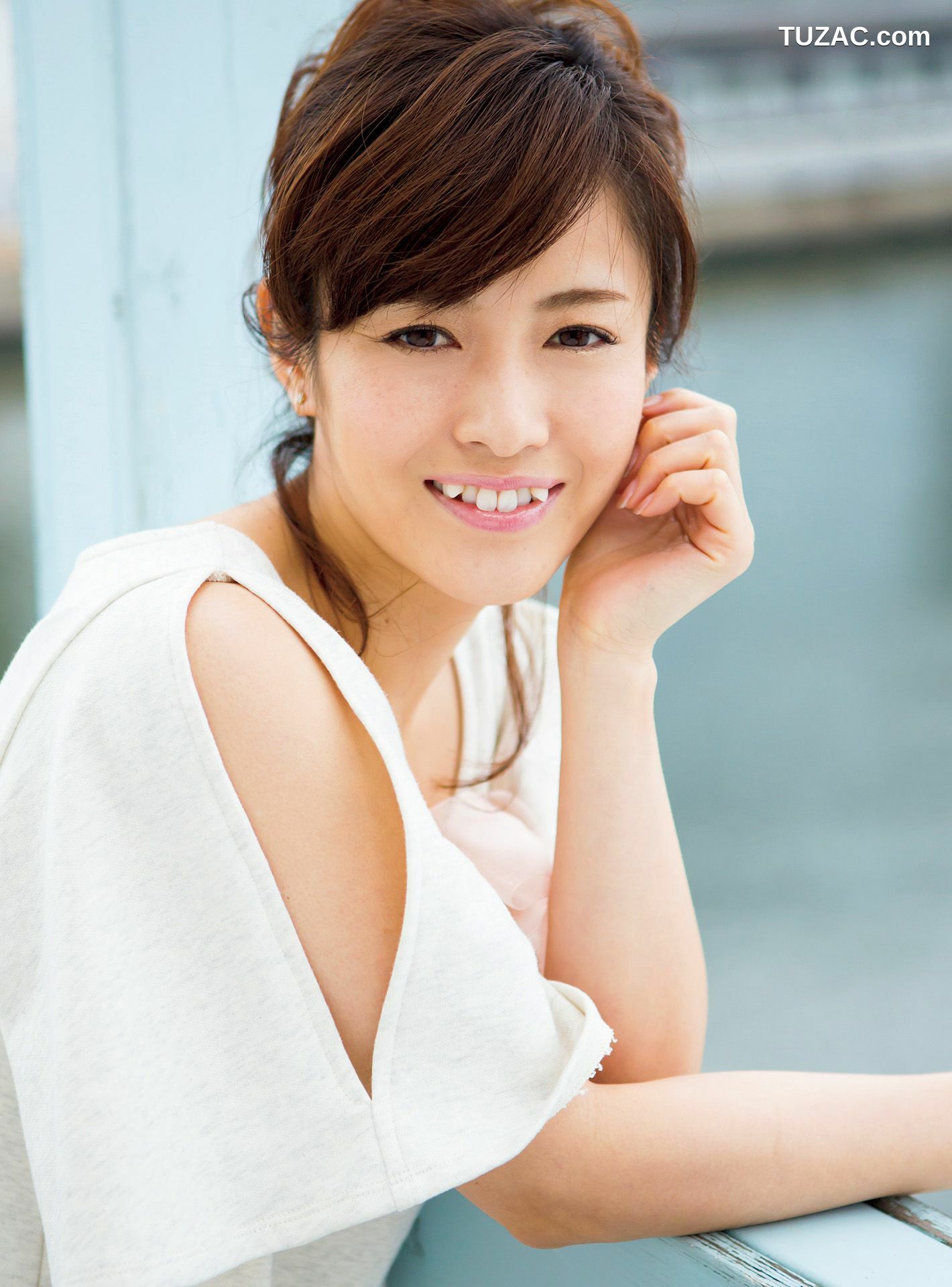 PB写真集_皆藤愛子/小林麻耶/岡副麻希/美馬怜子《原色美人キャスター大図鑑2015》 [100P]