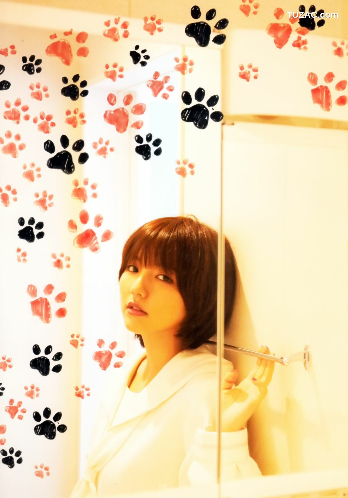 PB写真集_真野恵里菜 フォトブック《Mano na no まのなの》 [76P]
