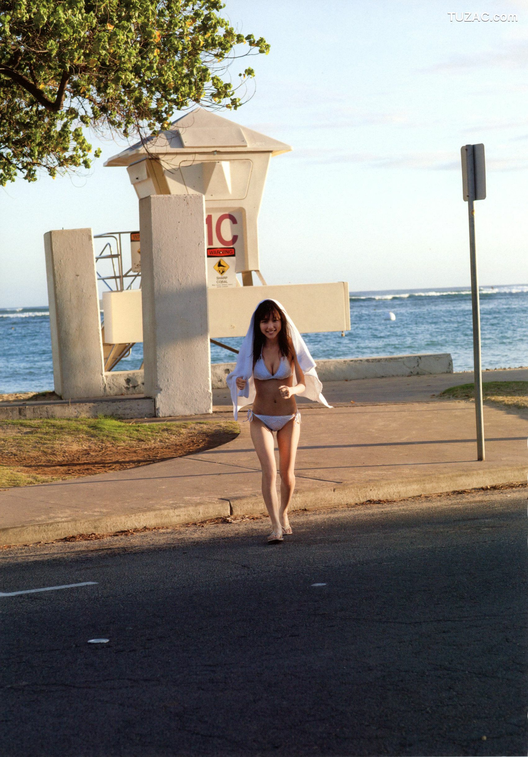 PB写真集_真野恵里菜《Escalation》 写真集[113P]