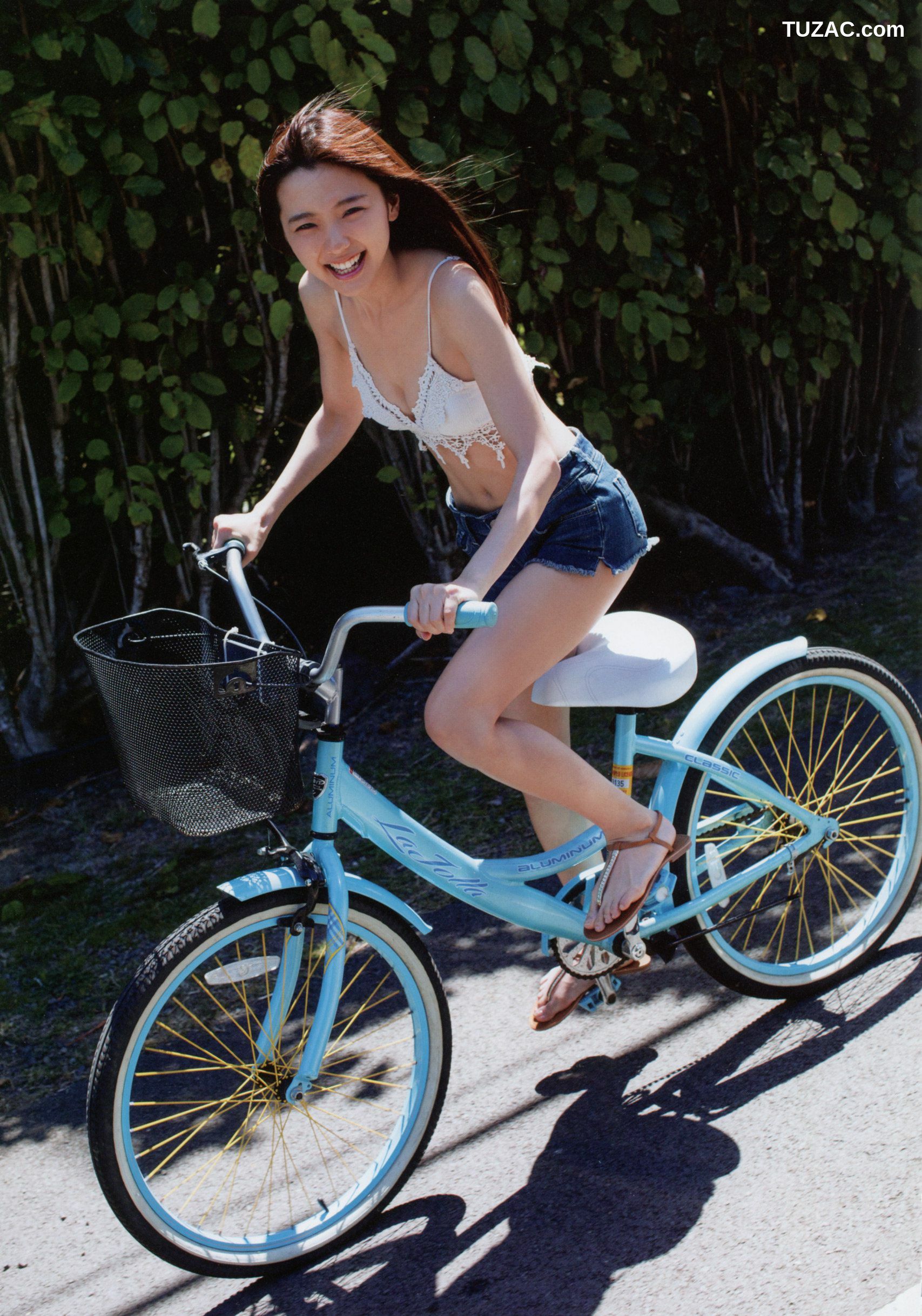 PB写真集_真野恵里菜《Escalation》 写真集[113P]