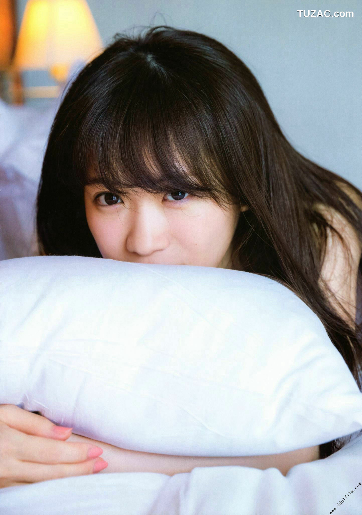 PB写真集_秋元真夏 1st《真夏の気圧配置》 写真集[145P]