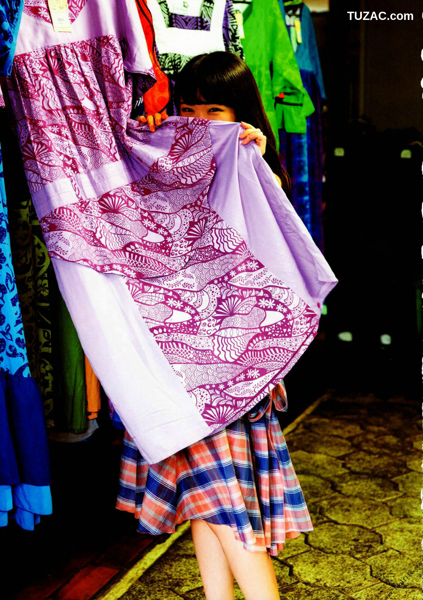 PB写真集_秋元真夏 1st《真夏の気圧配置》 写真集[145P]