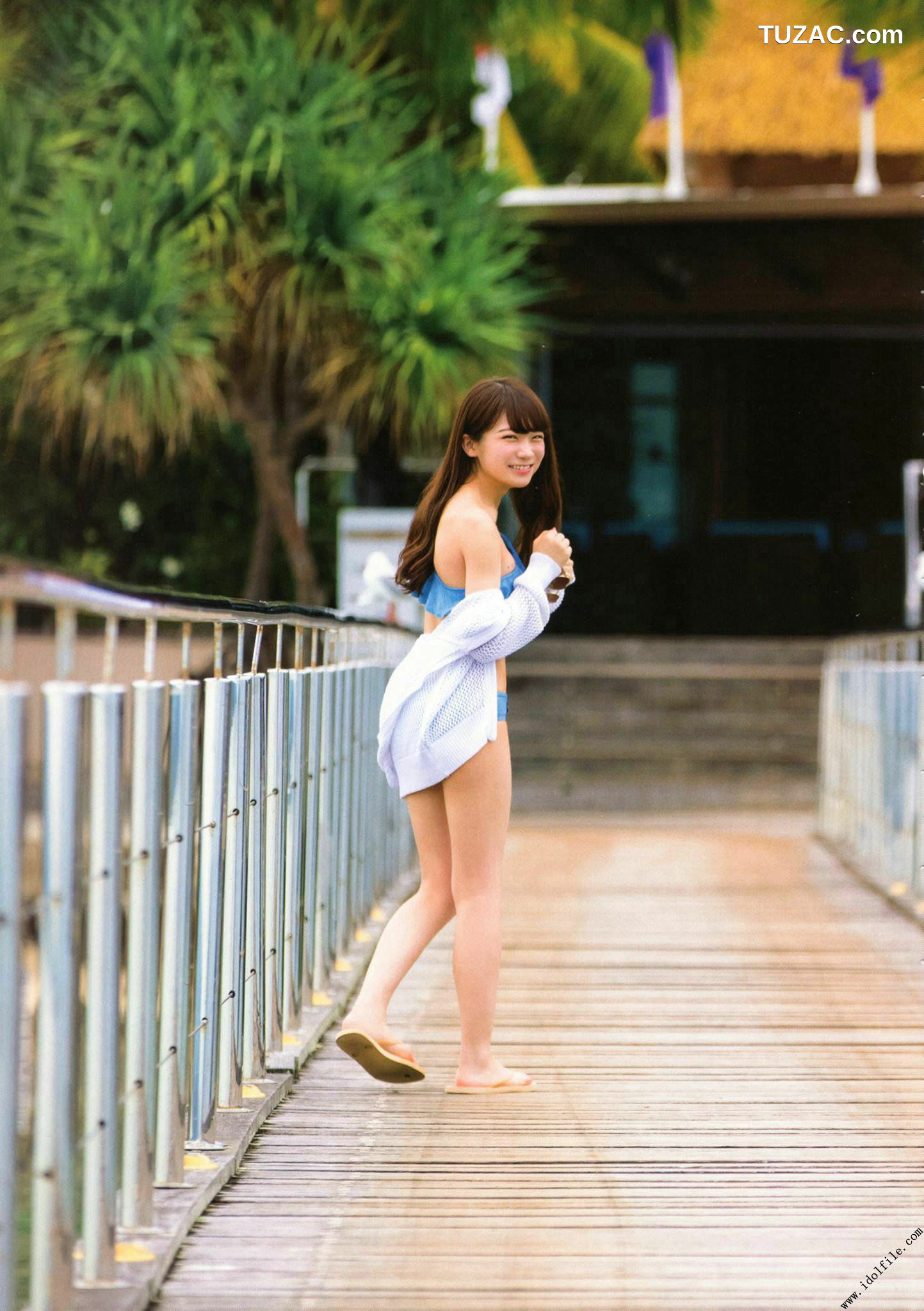 PB写真集_秋元真夏 1st《真夏の気圧配置》 写真集[145P]