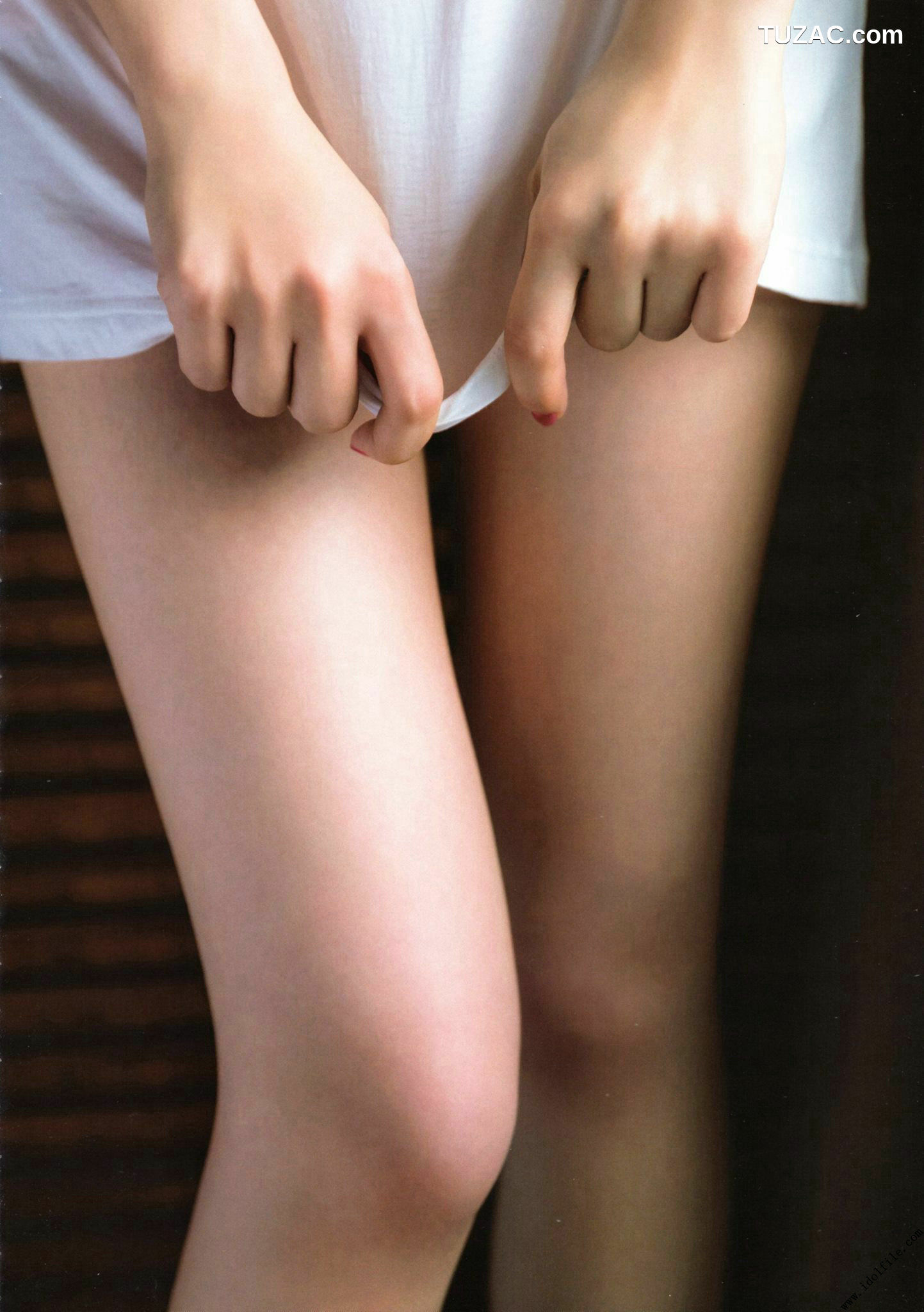 PB写真集_秋元真夏 1st《真夏の気圧配置》 写真集[145P]