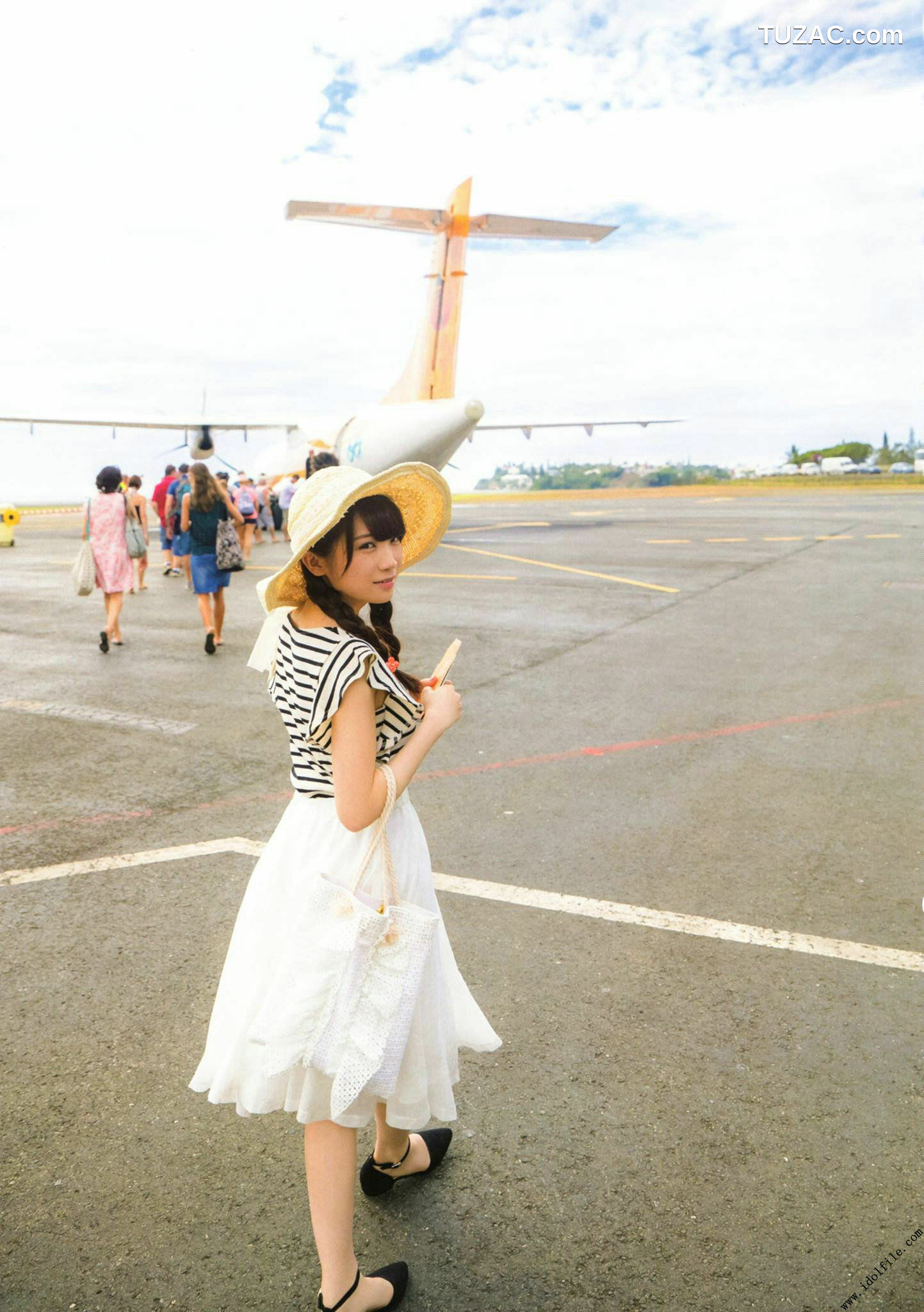 PB写真集_秋元真夏 1st《真夏の気圧配置》 写真集[145P]