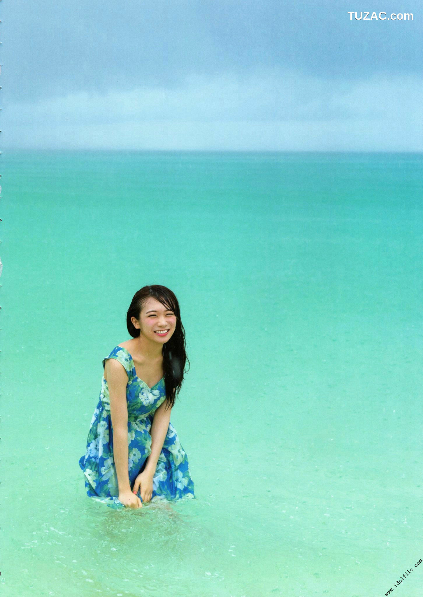 PB写真集_秋元真夏 1st《真夏の気圧配置》 写真集[145P]