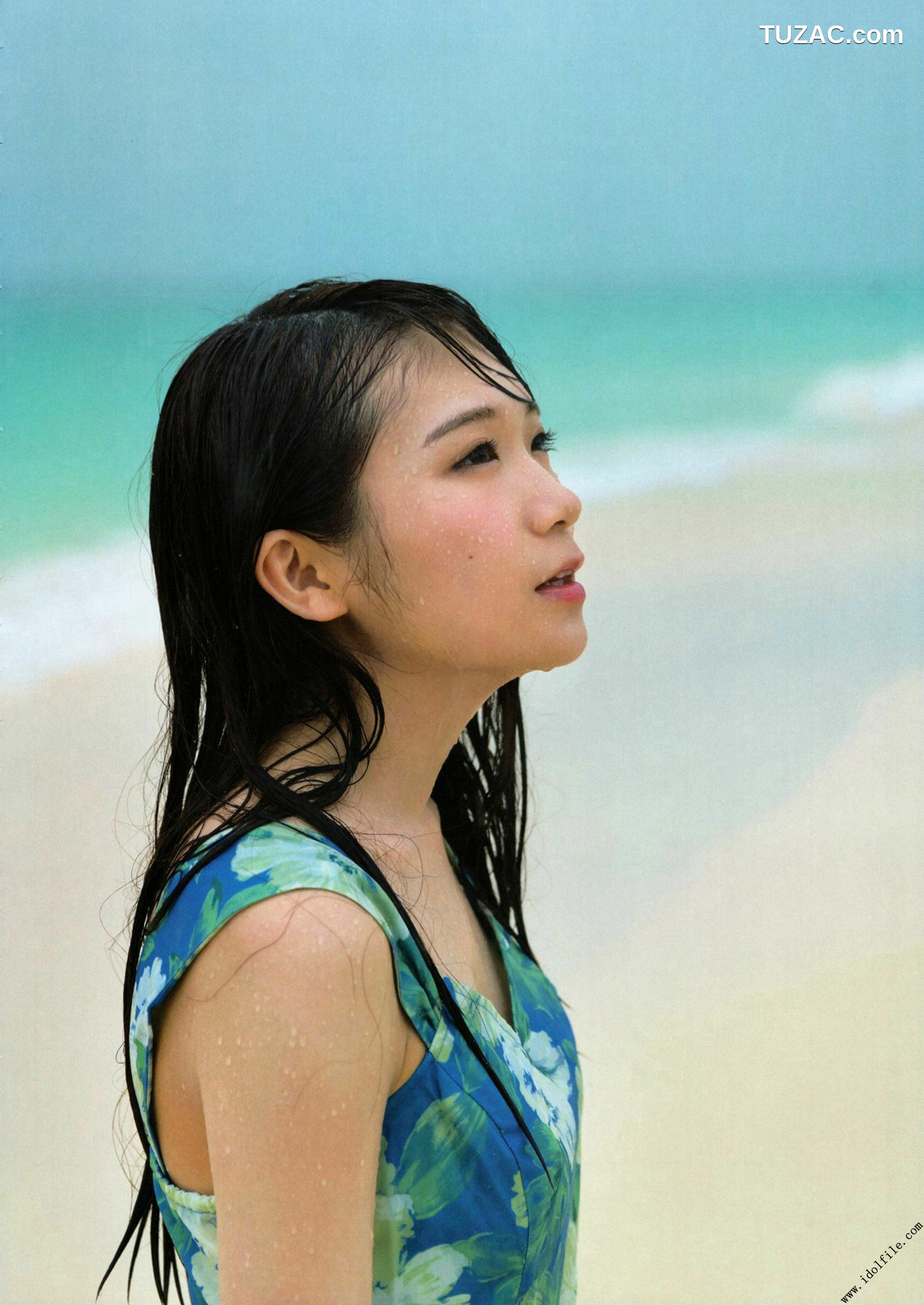 PB写真集_秋元真夏 1st《真夏の気圧配置》 写真集[145P]