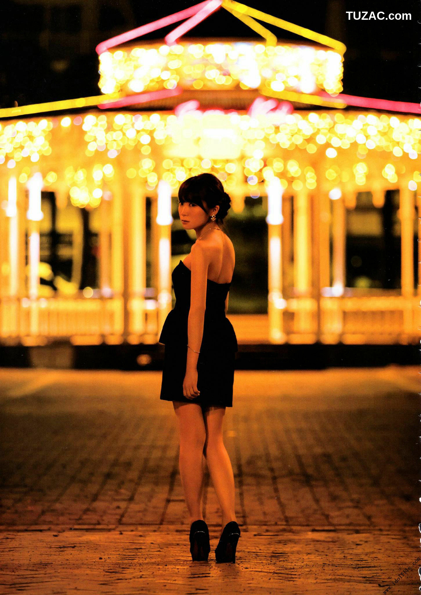 PB写真集_秋元真夏 1st《真夏の気圧配置》 写真集[145P]