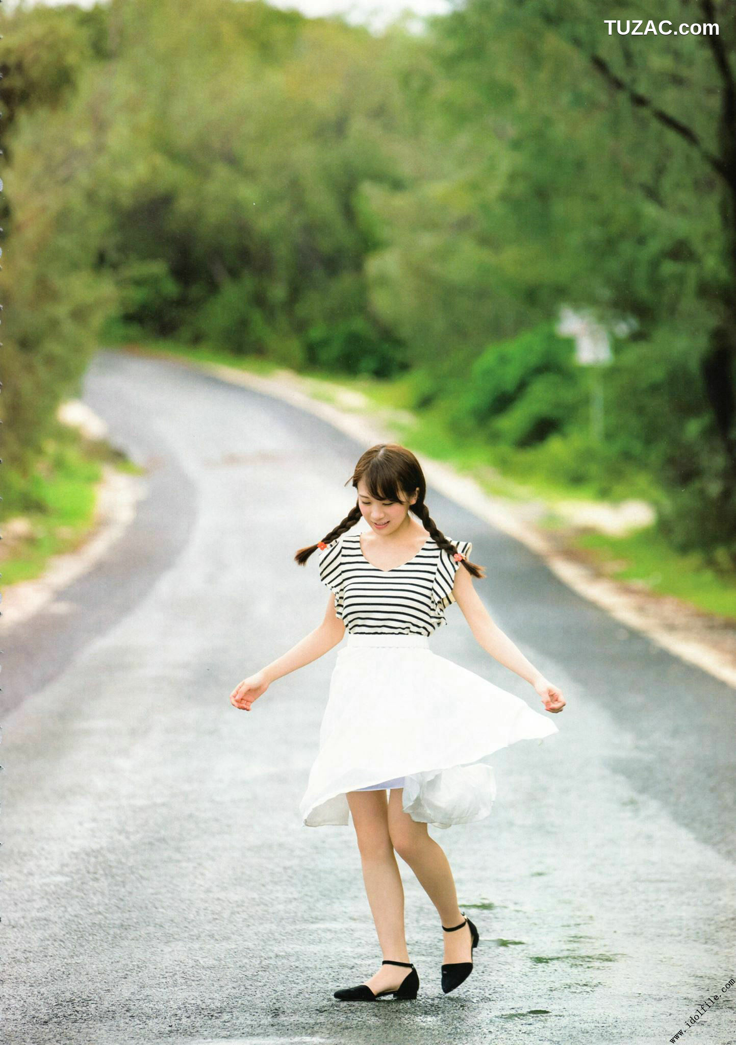 PB写真集_秋元真夏 1st《真夏の気圧配置》 写真集[145P]