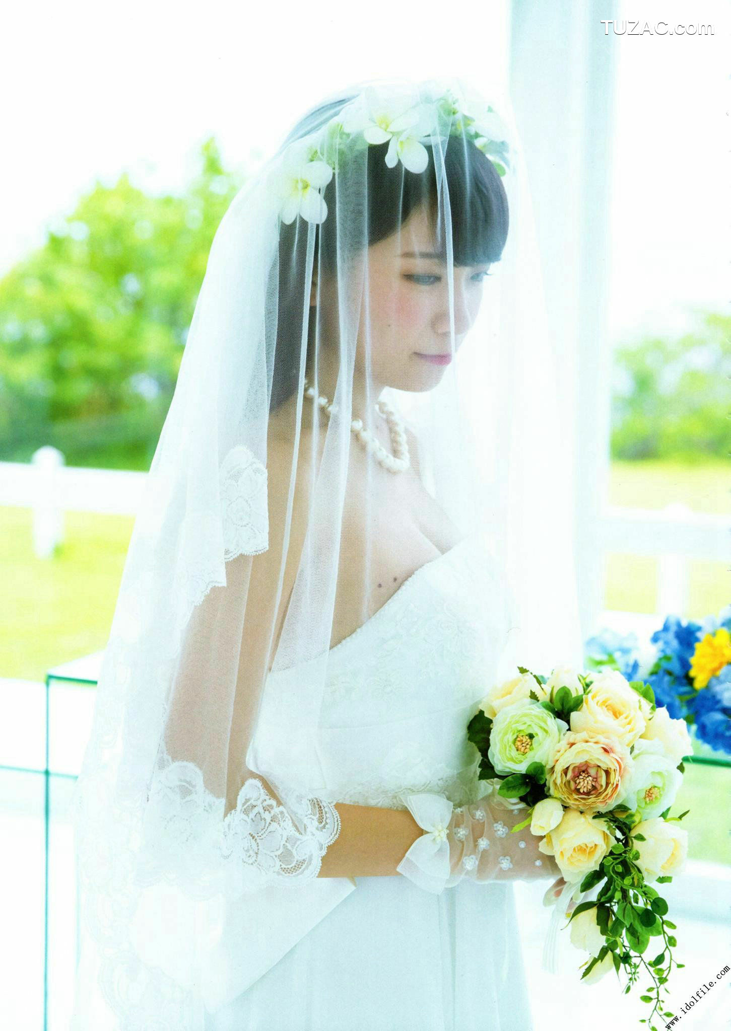 PB写真集_秋元真夏 1st《真夏の気圧配置》 写真集[145P]