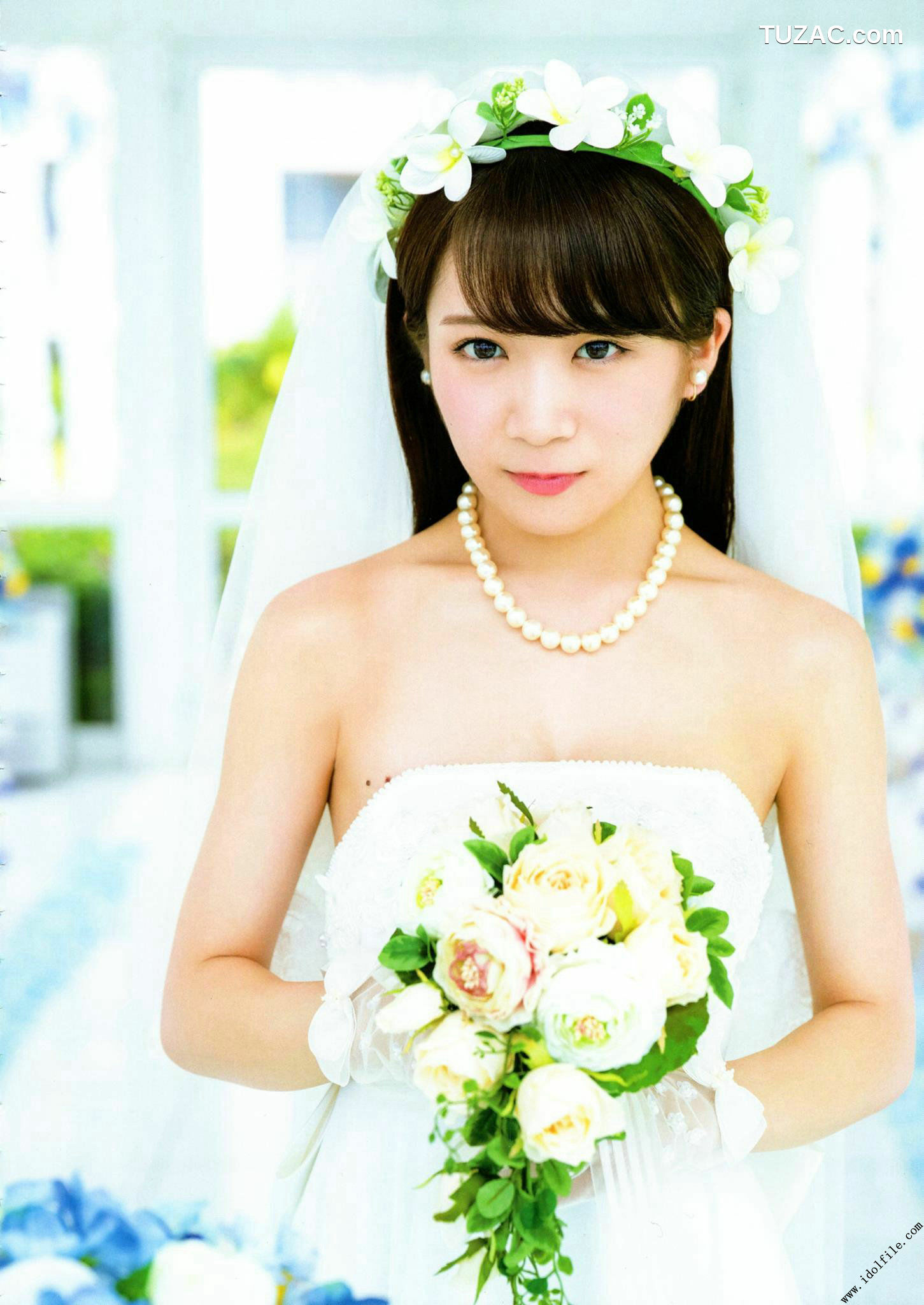 PB写真集_秋元真夏 1st《真夏の気圧配置》 写真集[145P]