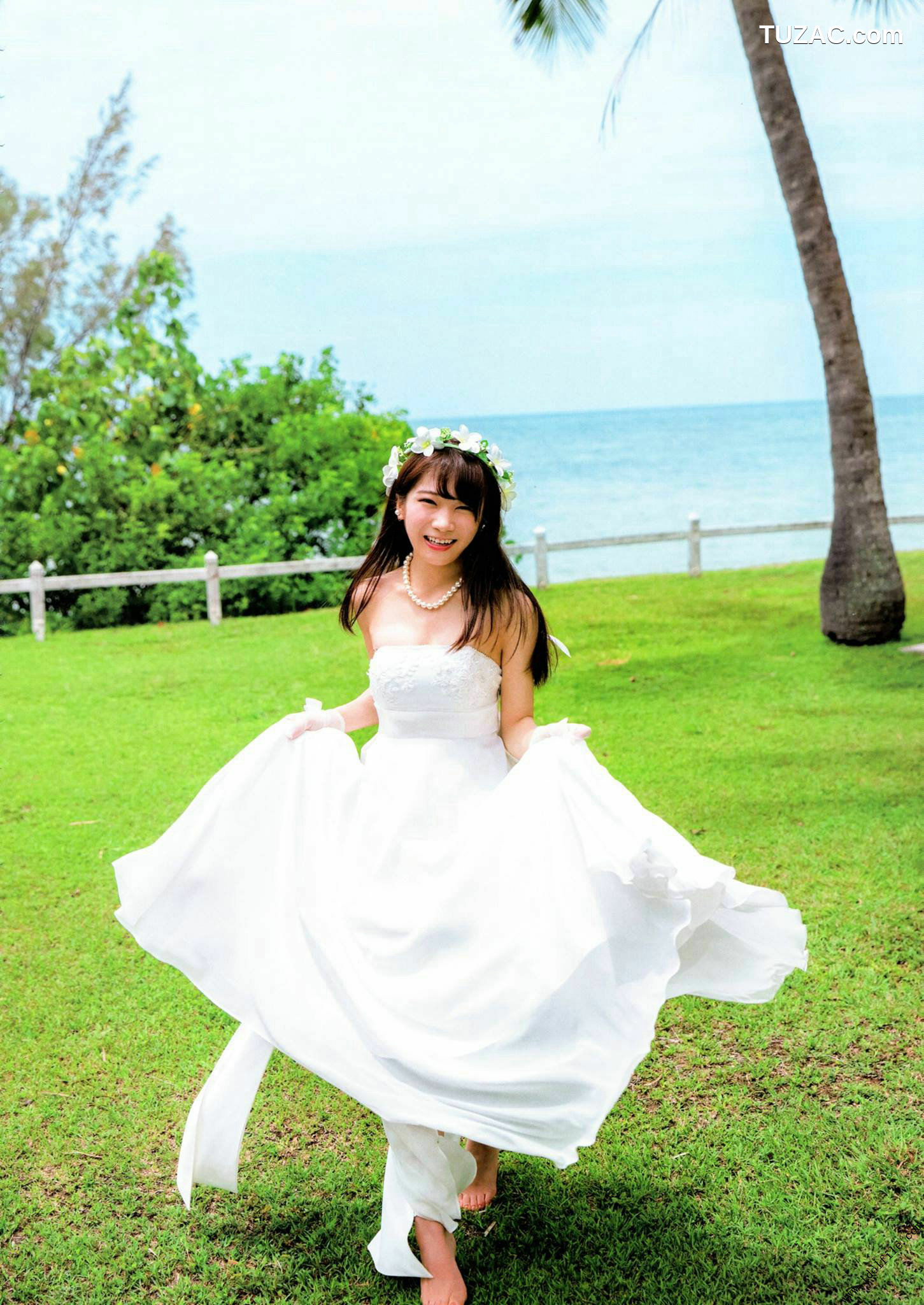 PB写真集_秋元真夏 1st《真夏の気圧配置》 写真集[145P]