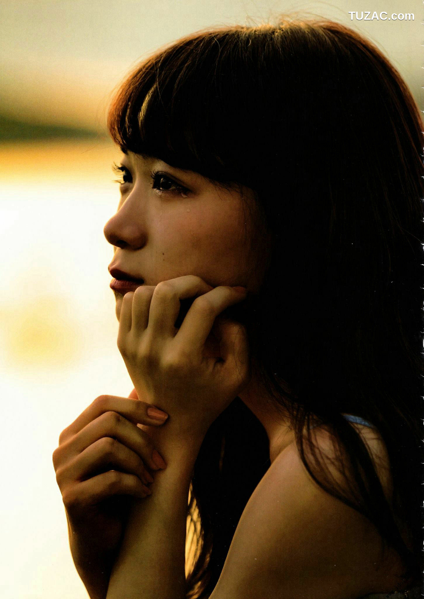 PB写真集_秋元真夏 1st《真夏の気圧配置》 写真集[145P]