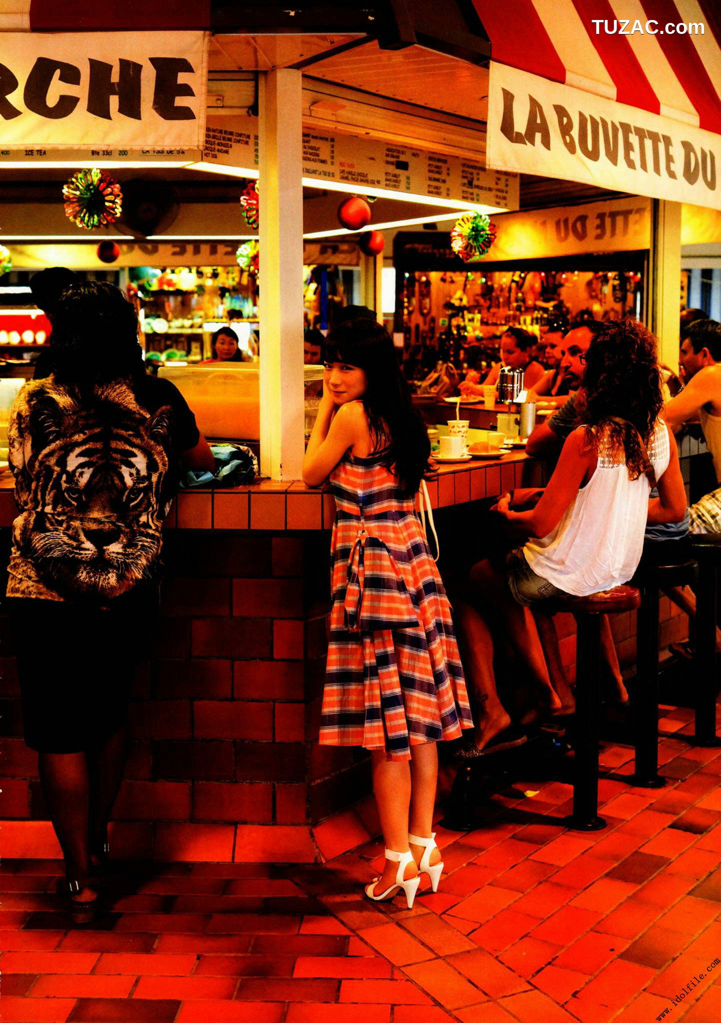 PB写真集_秋元真夏 1st《真夏の気圧配置》 写真集[145P]