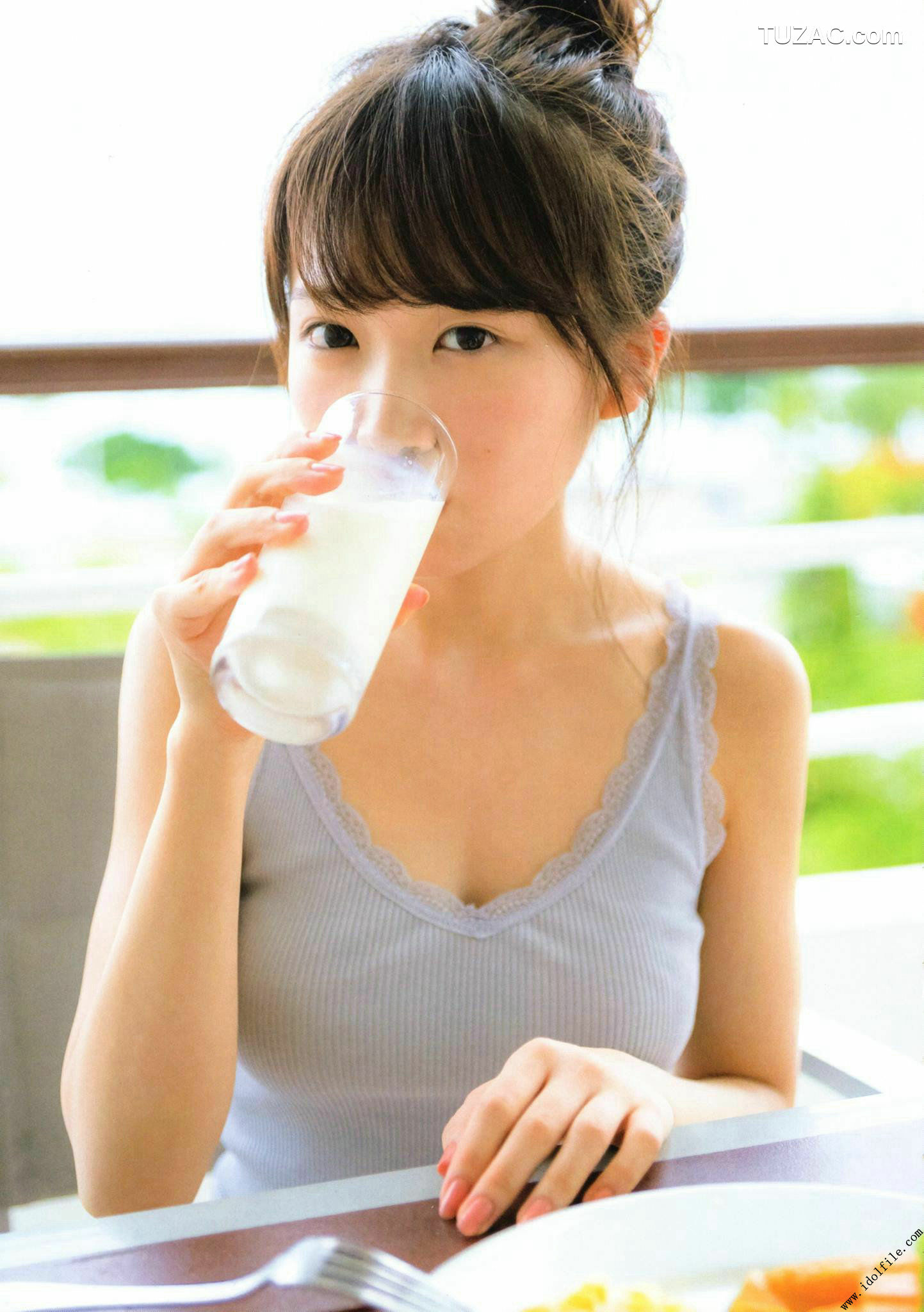 PB写真集_秋元真夏 1st《真夏の気圧配置》 写真集[145P]