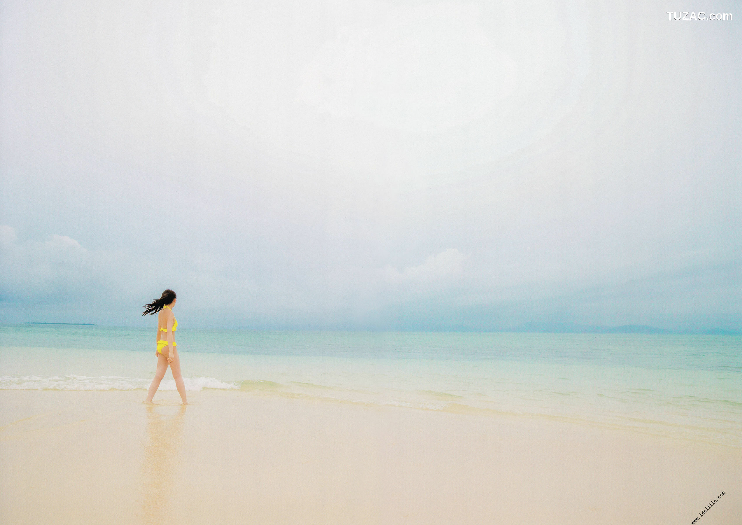 PB写真集_秋元真夏 1st《真夏の気圧配置》 写真集[145P]