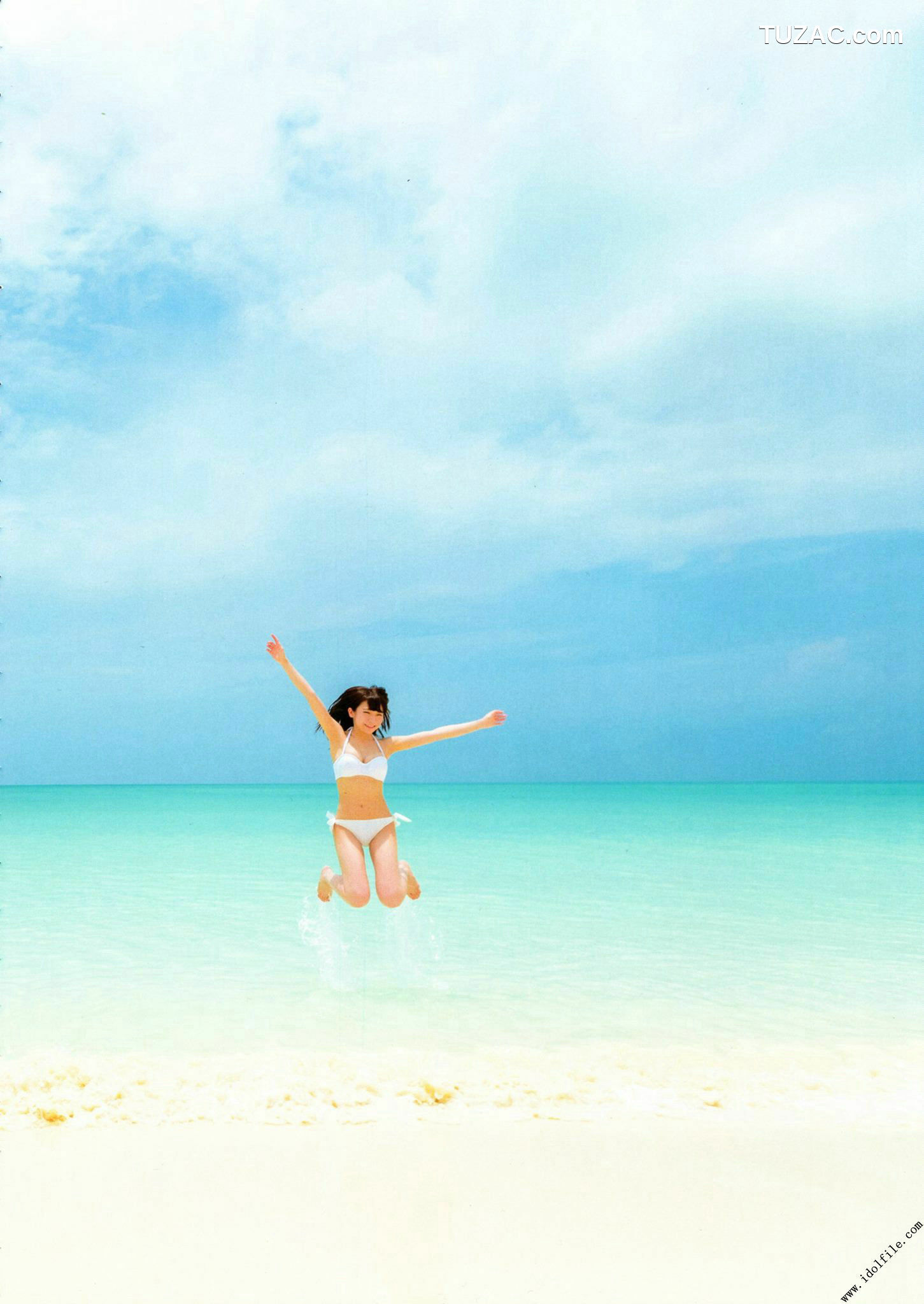 PB写真集_秋元真夏 1st《真夏の気圧配置》 写真集[145P]