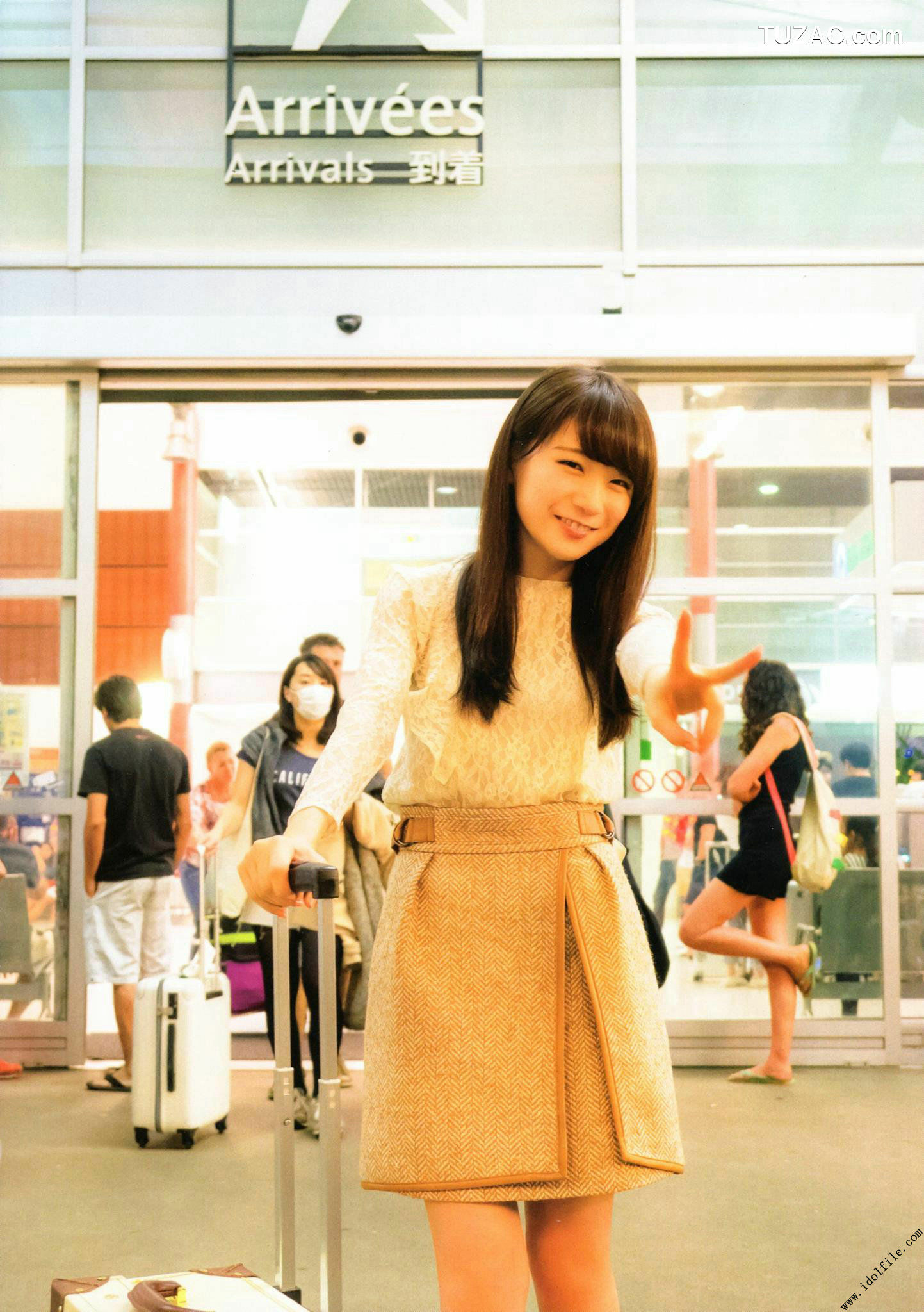 PB写真集_秋元真夏 1st《真夏の気圧配置》 写真集[145P]