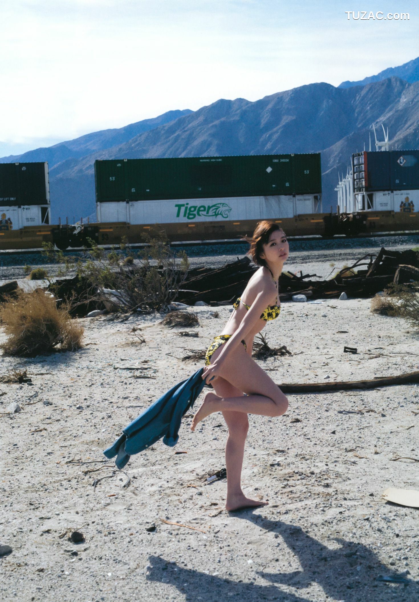 PB写真集_篠田麻里子《Memories》完全版 [245P]