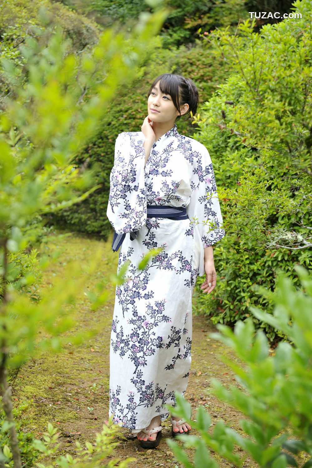 PB写真集_西野翔《秘宝館 ギリ見せ☆》 写真集[53P]