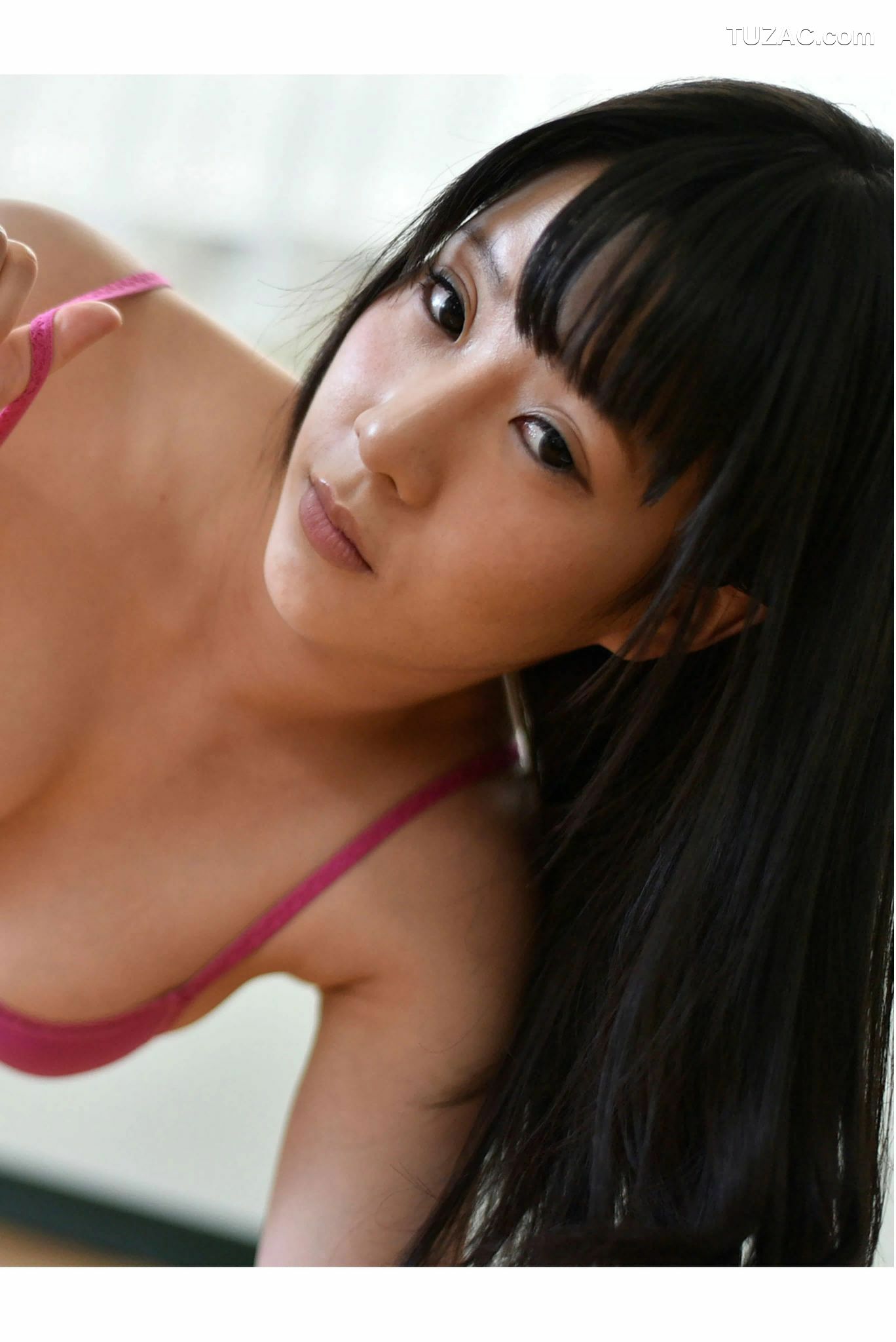 PB写真集_雨宮留菜 《女子校生 萌える絶対領域》 [100P]