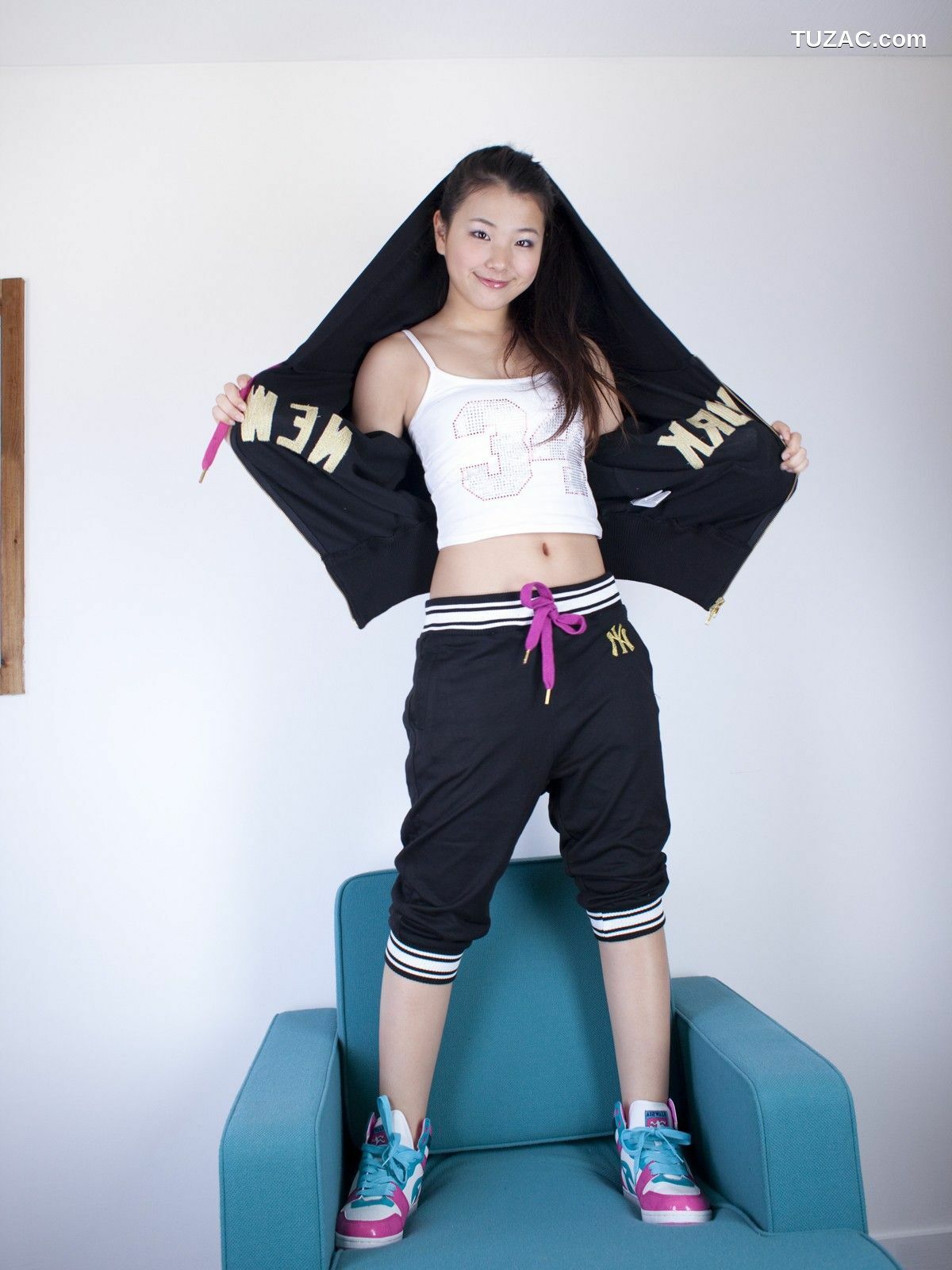 Sabra_仓田瑠夏《Look at Ruka》 写真集 COVER GIRL [100P]