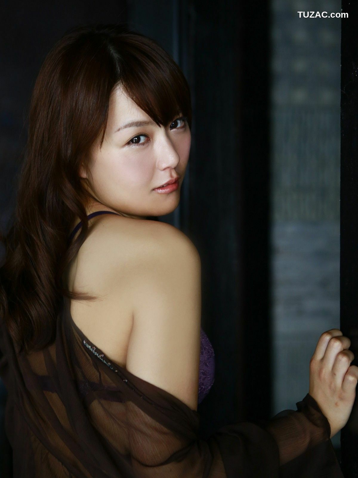 Sabra_伊唐みよ《Tender Bust》 写真集 Strictly Girl [40P]