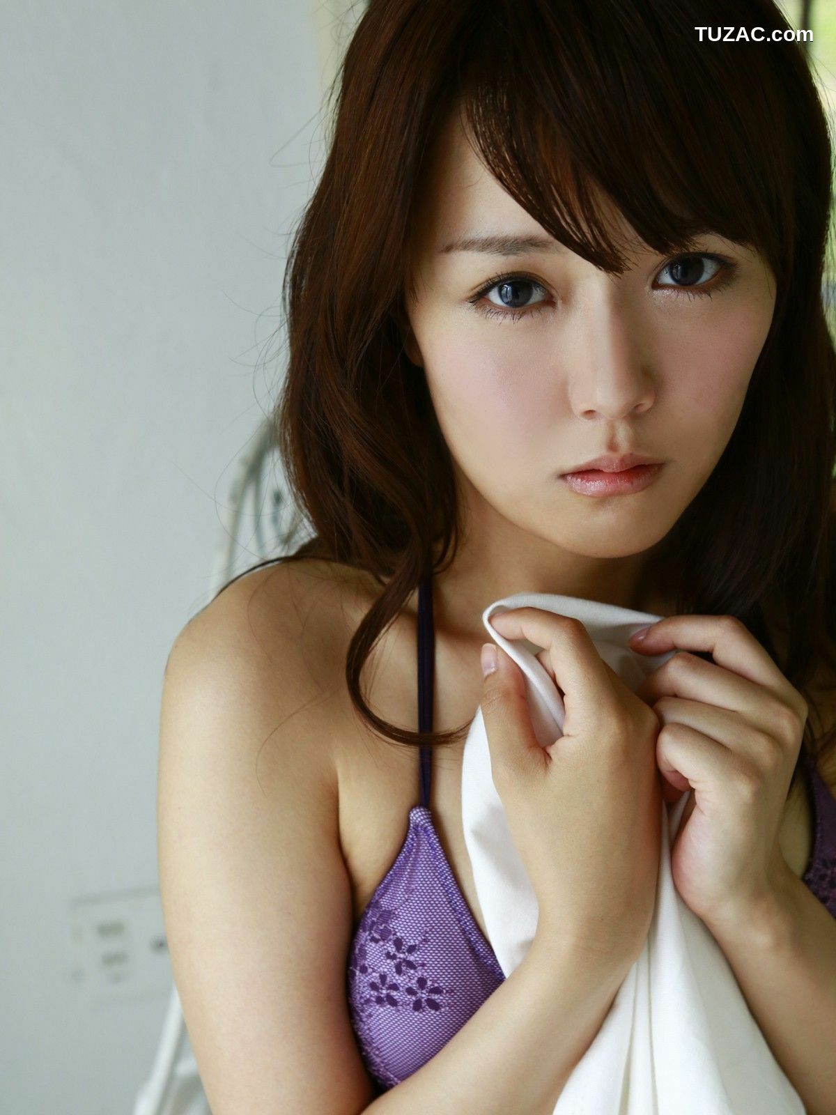 Sabra_伊唐みよ《Tender Bust》 写真集 Strictly Girl [40P]
