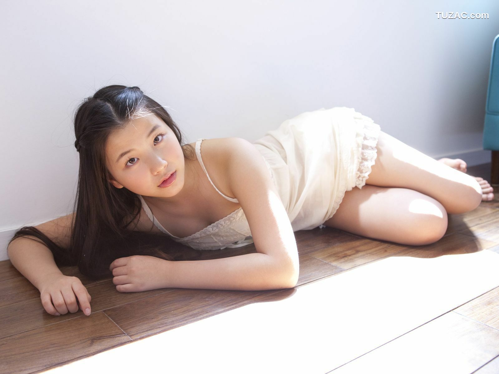 Sabra_倉田瑠夏《Look at Ruka 2》 写真集 Strictly Girls [40P]