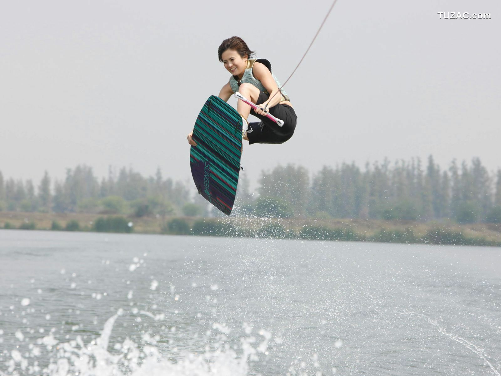 Sabra_浅井未来《SKY-HI》写真集 [80P]