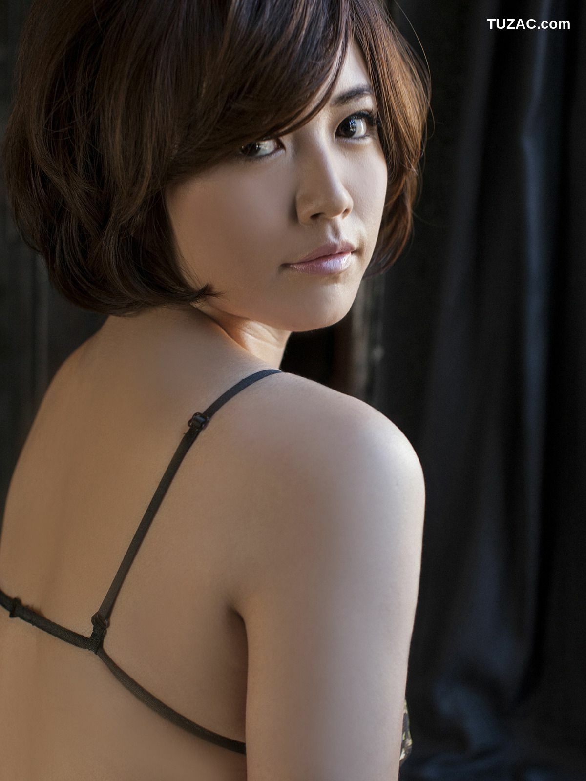 Sabra_磯山さやか 《ISO-LADY》 写真集 Cover Girl [100P]