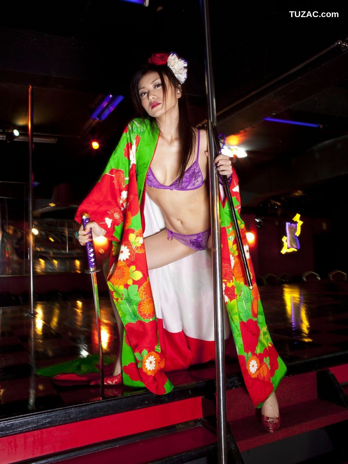 Sabra_高桥智秋 《Juicy Dancing》 写真集 Cover Girl [40P]