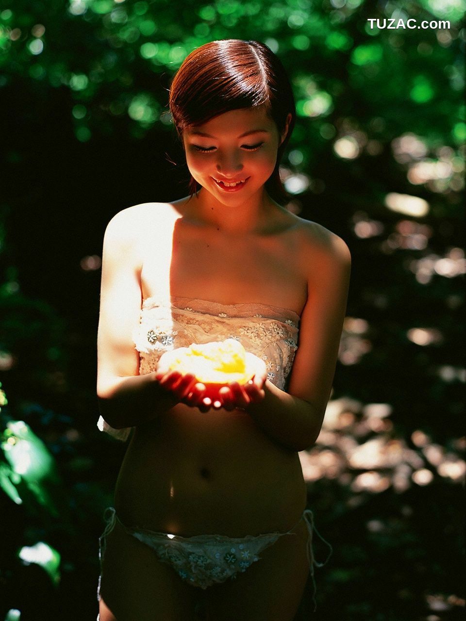 VYJ_長崎莉奈《LIGHT IN THE NATURE》 写真集[96P]