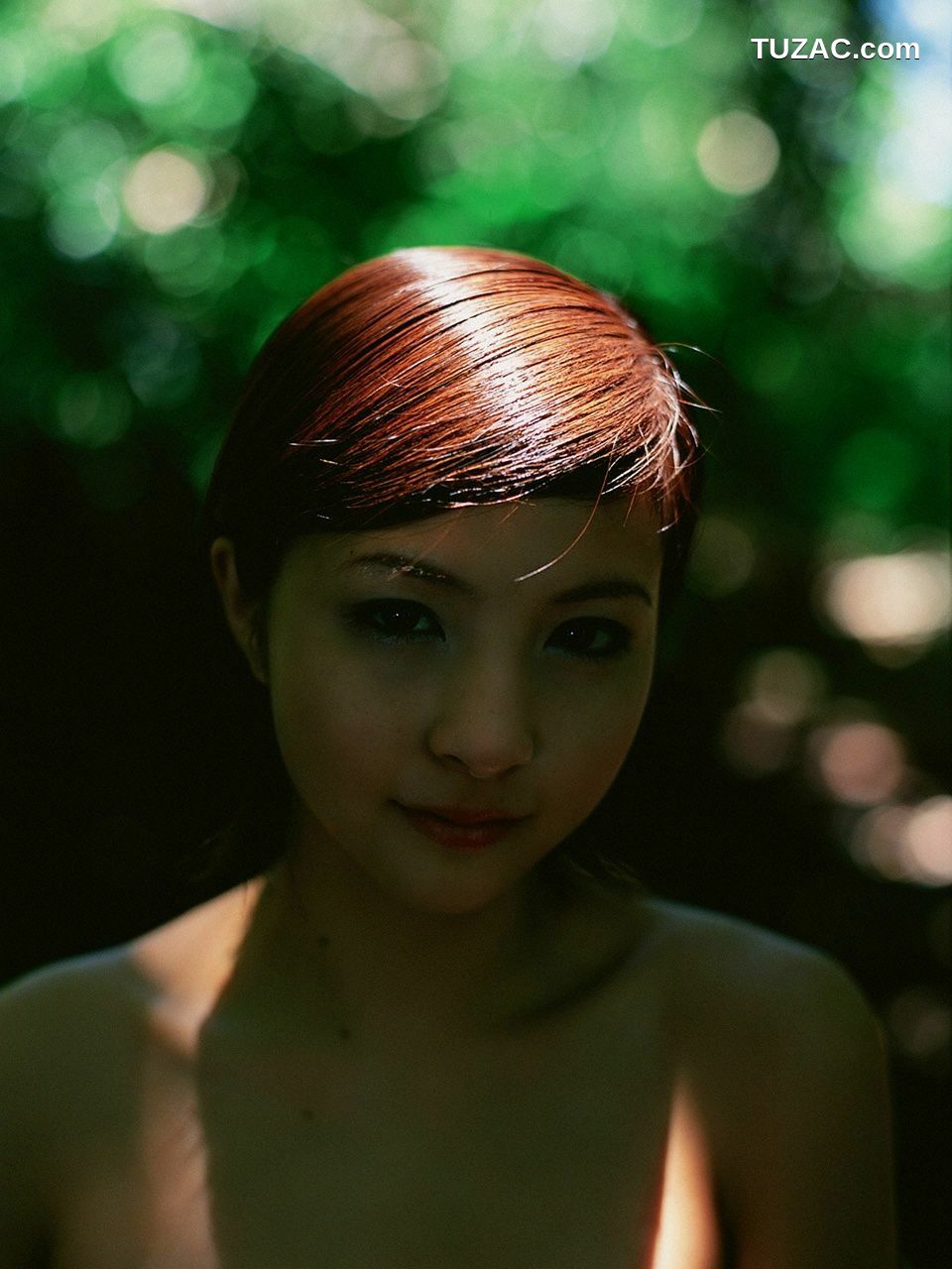 VYJ_長崎莉奈《LIGHT IN THE NATURE》 写真集[96P]