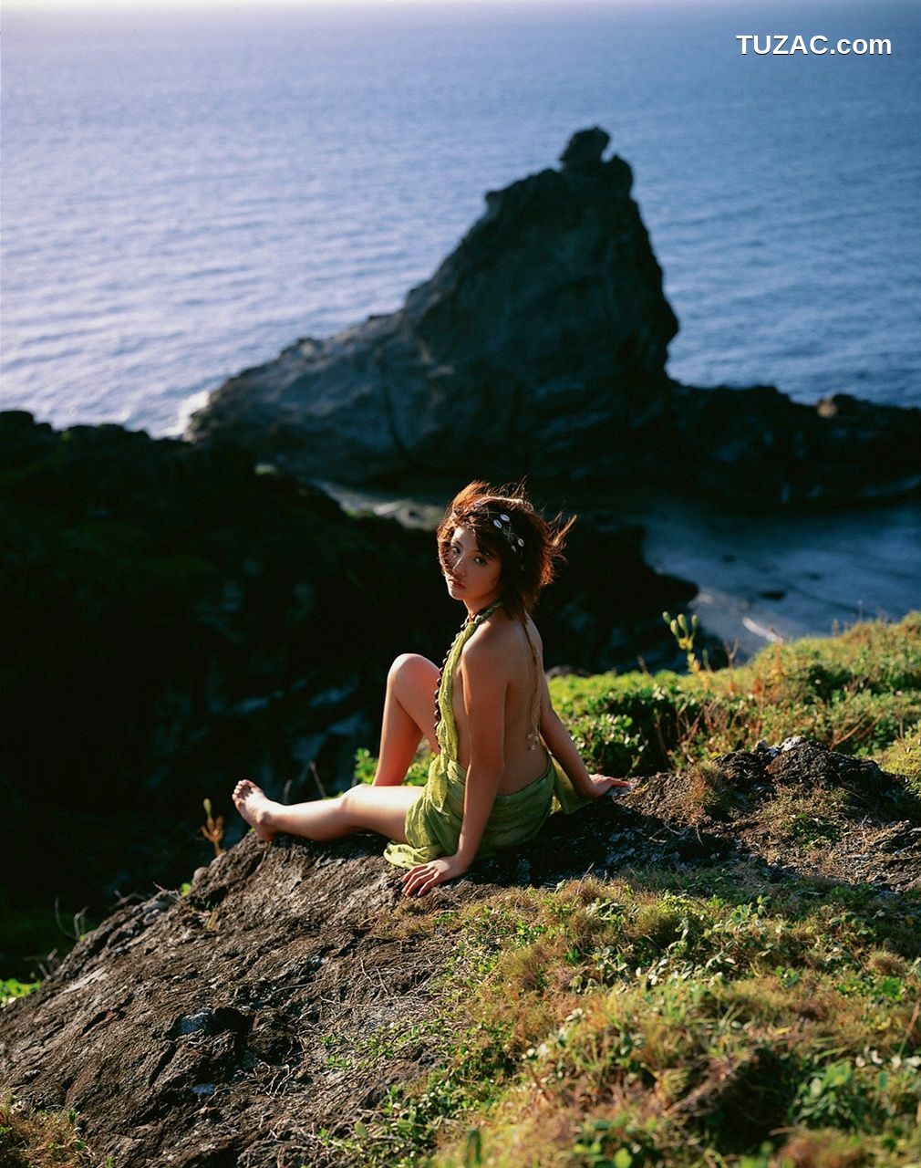VYJ_長崎莉奈《LIGHT IN THE NATURE》 写真集[96P]