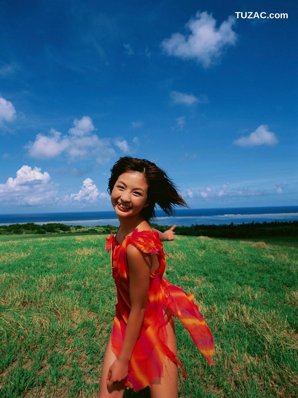 VYJ_長崎莉奈《LIGHT IN THE NATURE》 写真集[96P]