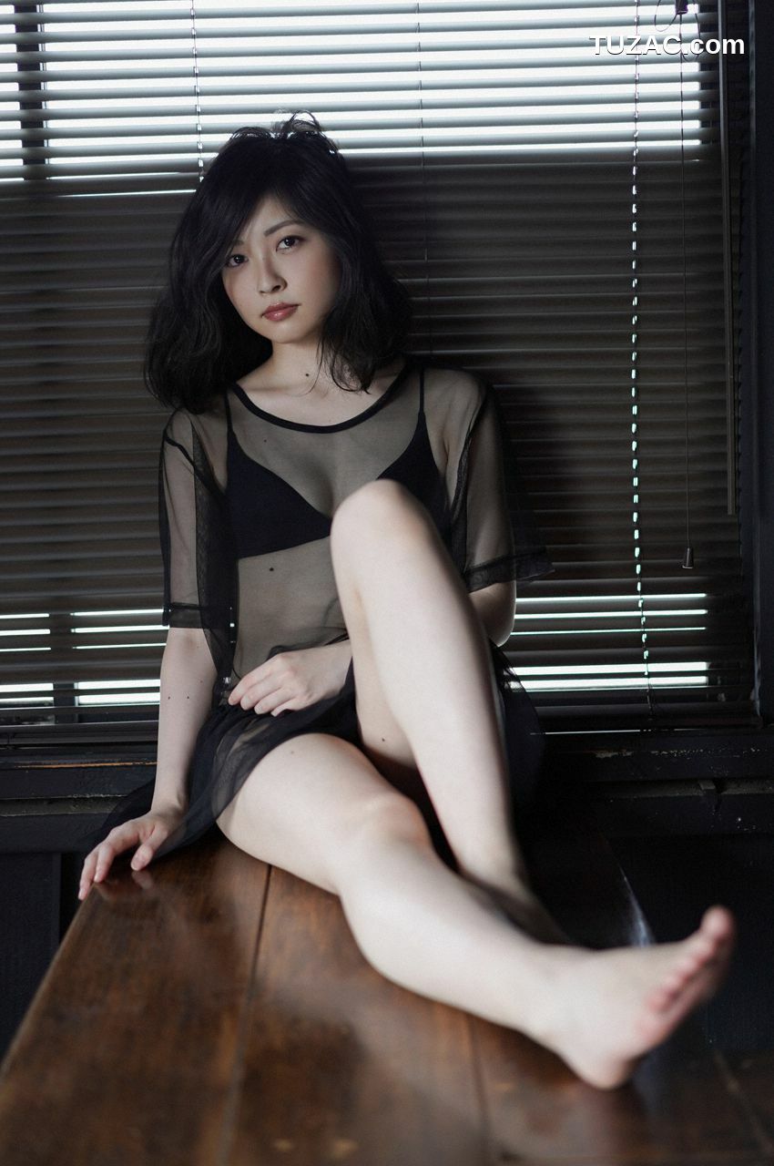 WPB写真_吉岡茉祐「First Gravure for a Voice Actress」 Extra EX726 写真集[75P]