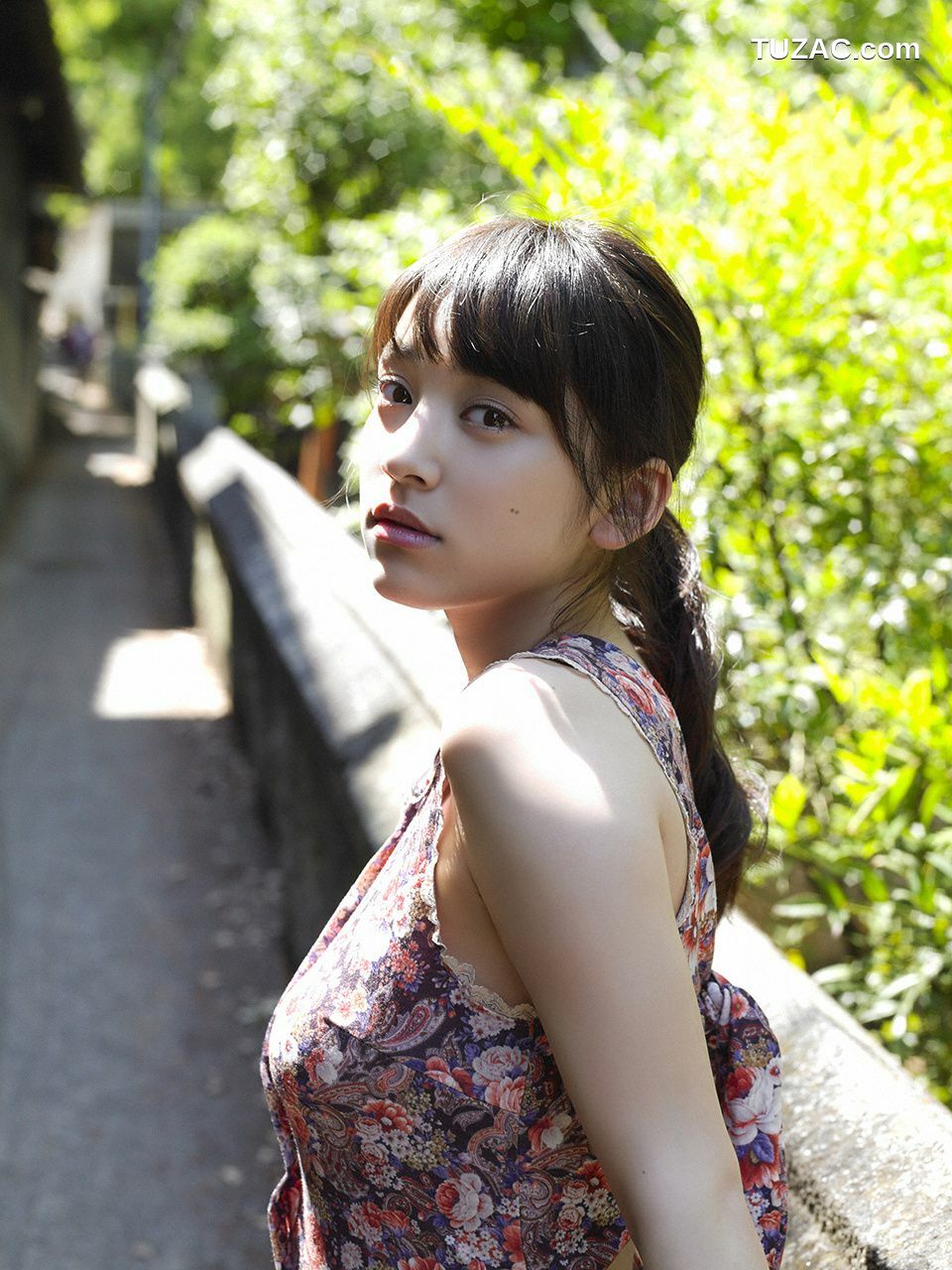 WPB写真_都丸紗也華《夏の扉をあけて》 No.184 写真集[128P]