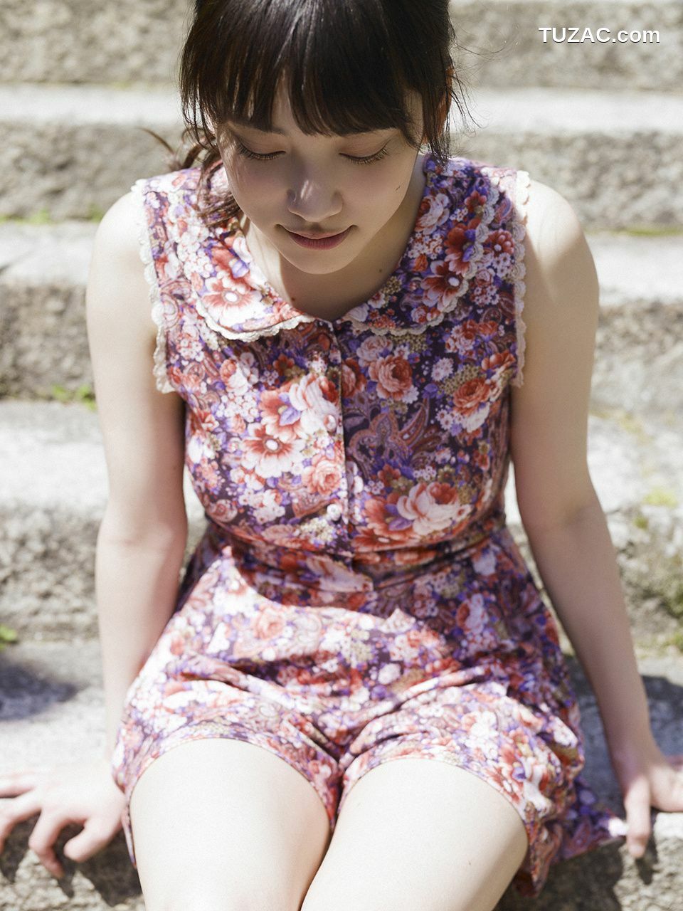 WPB写真_都丸紗也華《夏の扉をあけて》 No.184 写真集[128P]