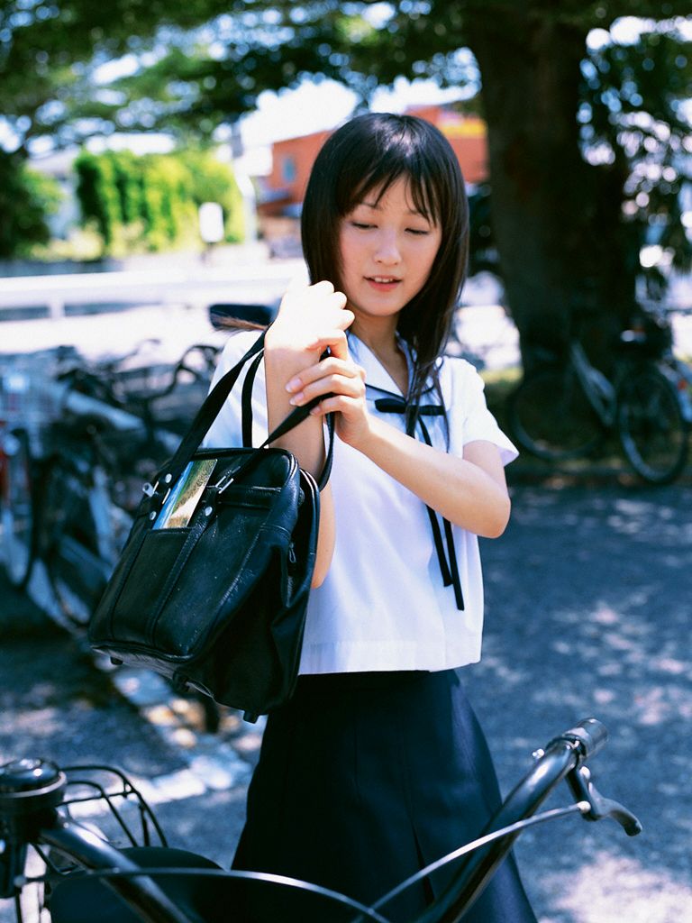 Wanibooks_ NO.10 Ayaka Komatsu 小松彩夏 写真集[200P]